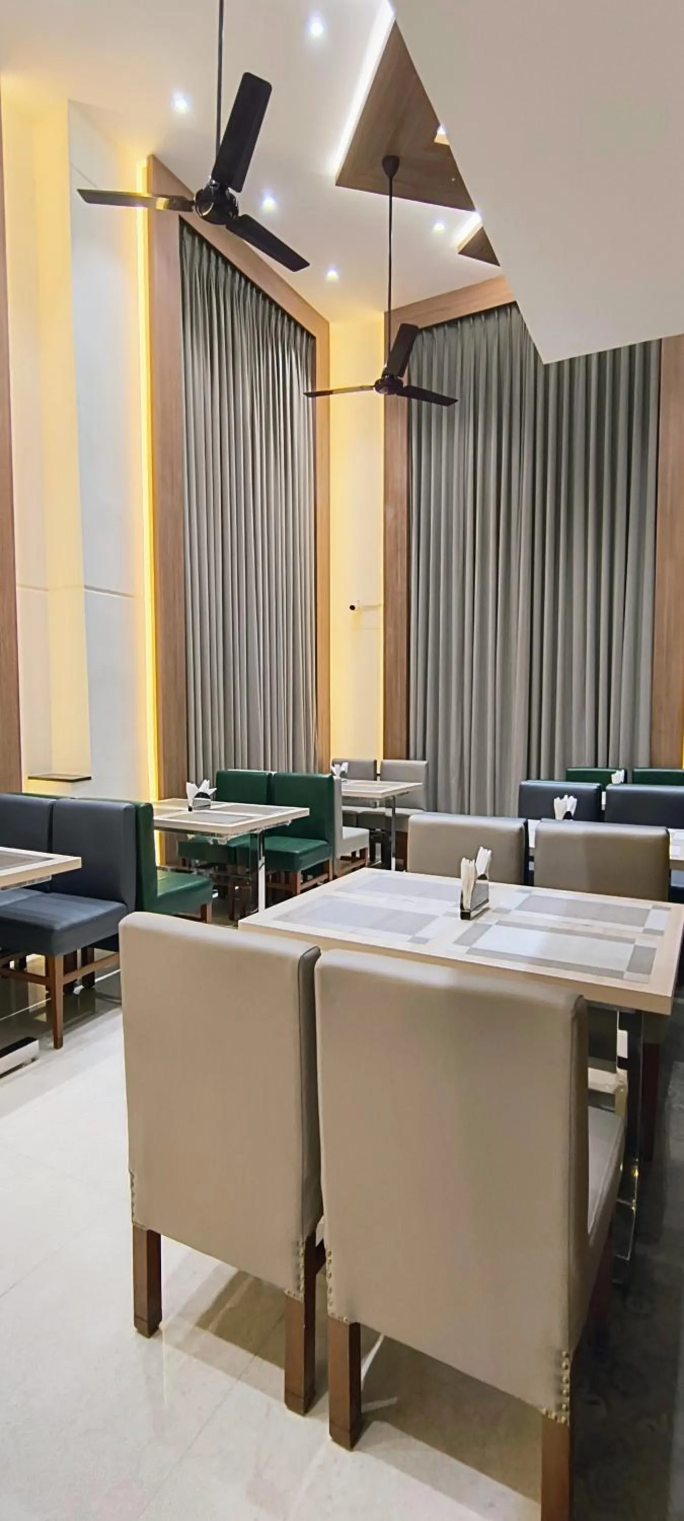 Food and drinks in Zaith Residency Near US Consulate & Apollo hospitals