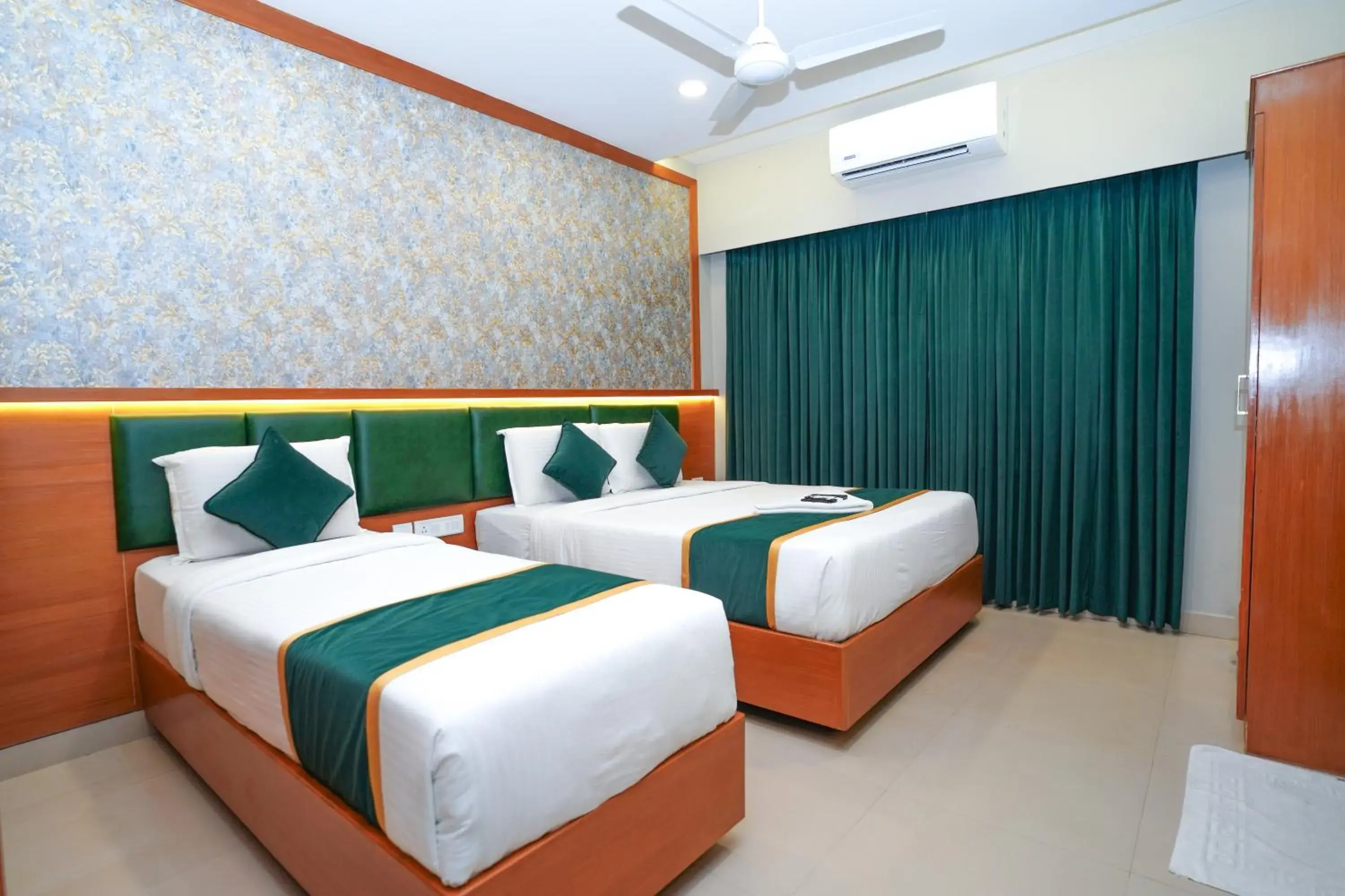 Bed in Zaith Residency Near US Consulate & Apollo hospitals Bed in Zaith Residency Near US Consulate & Apollo hospitals