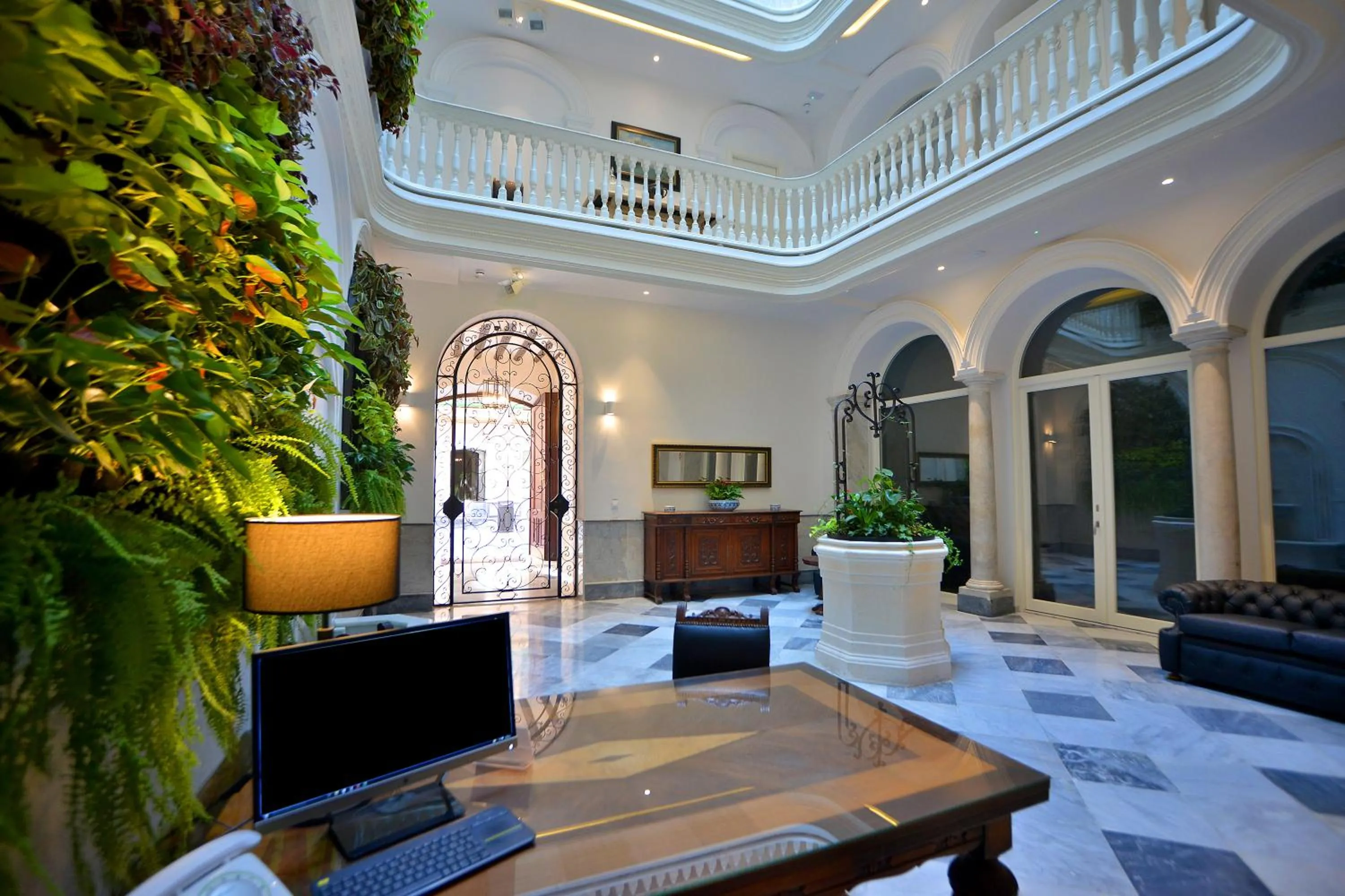 Lobby or reception in El Armador Casa Palacio by Luxury Suites Cádiz