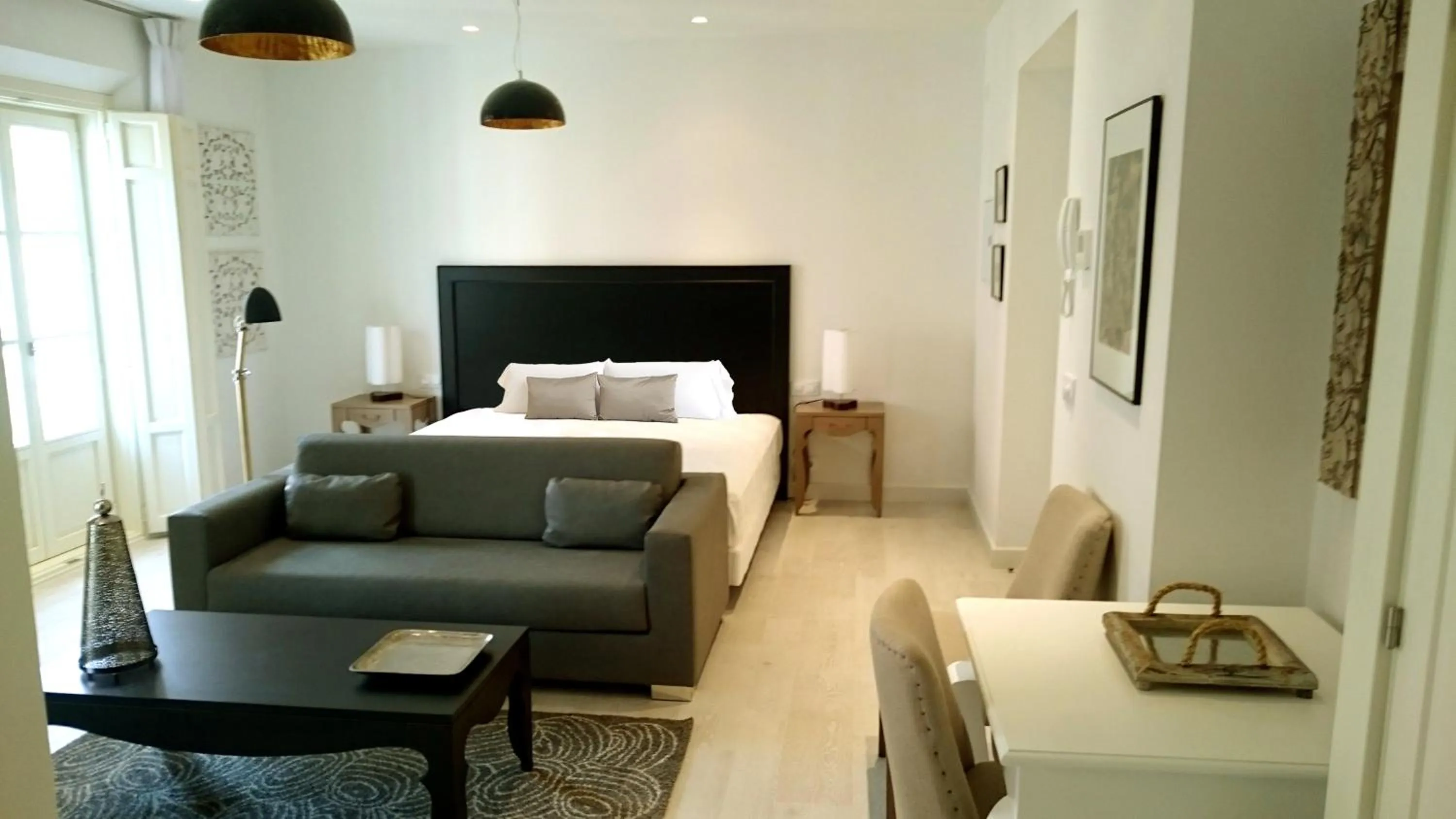 Living room, Bed in El Armador Casa Palacio by Luxury Suites Cádiz