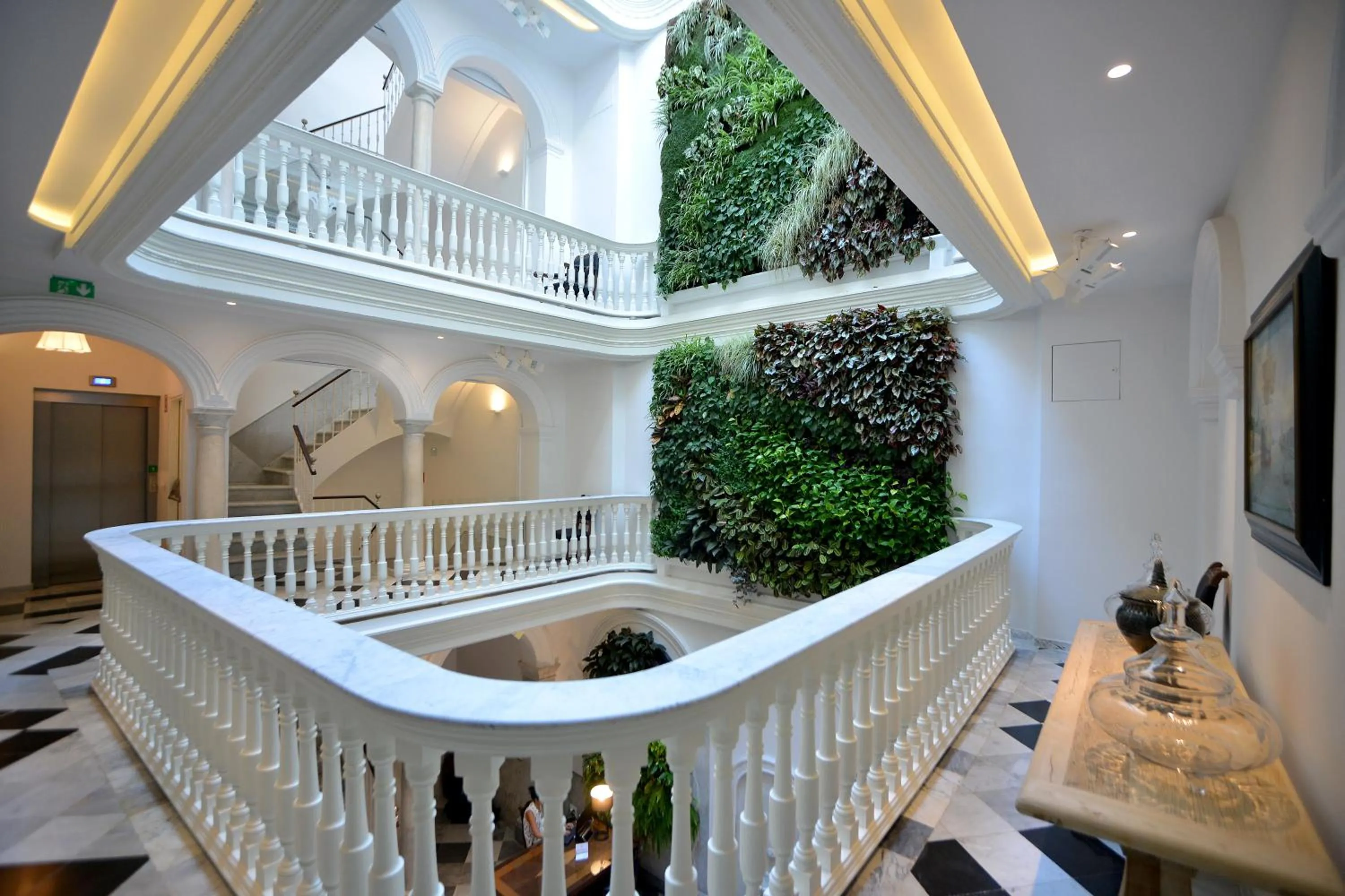 Area and facilities in El Armador Casa Palacio by Luxury Suites Cádiz