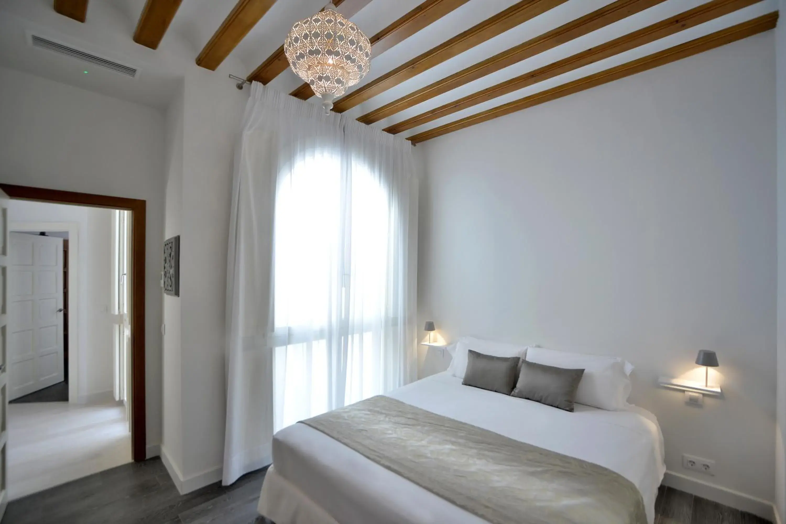 Bedroom, Bed in El Armador Casa Palacio by Luxury Suites Cádiz Bedroom, Bed in El Armador Casa Palacio by Luxury Suites Cádiz