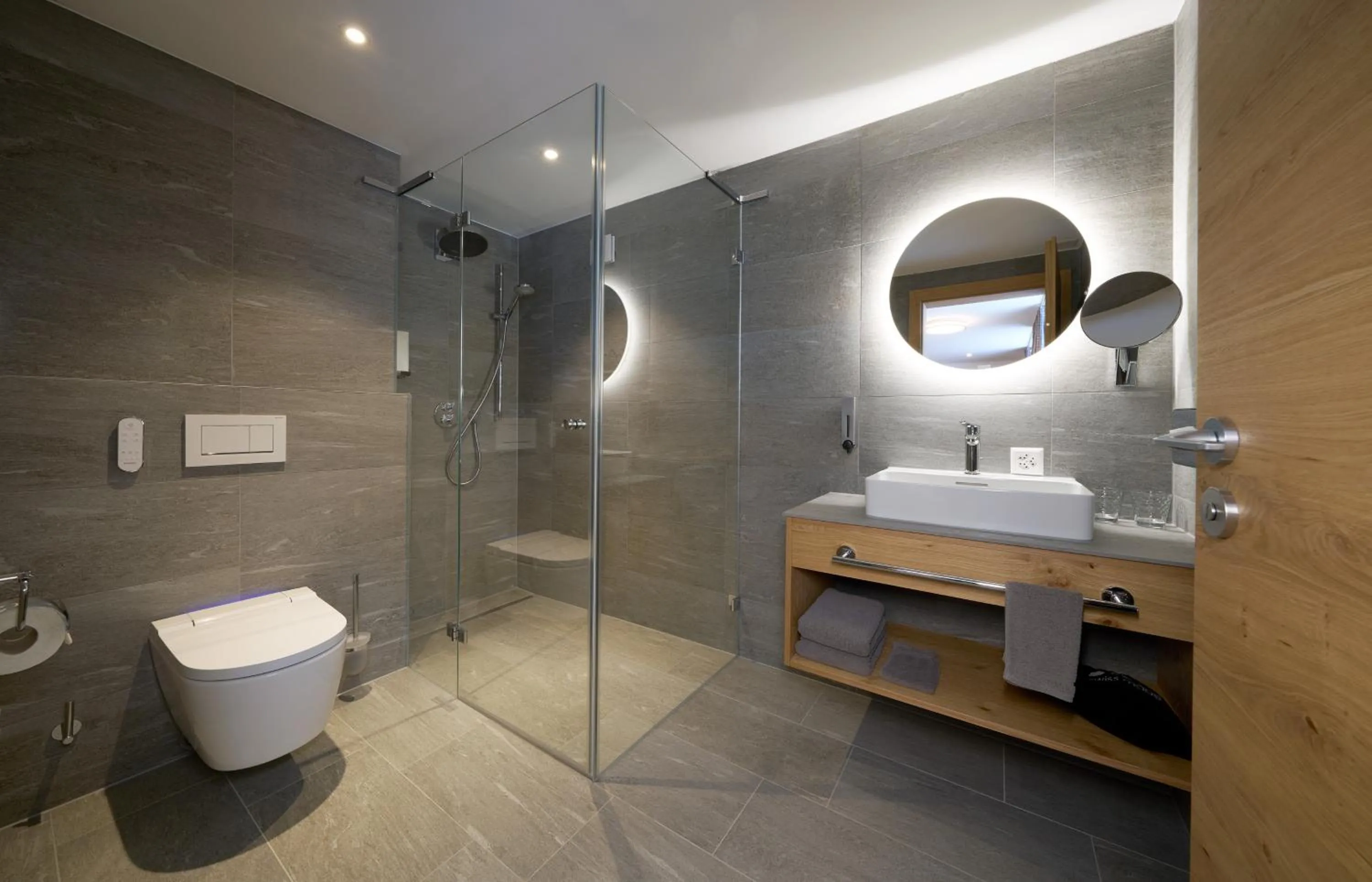 Shower in Aparthotel Grischuna