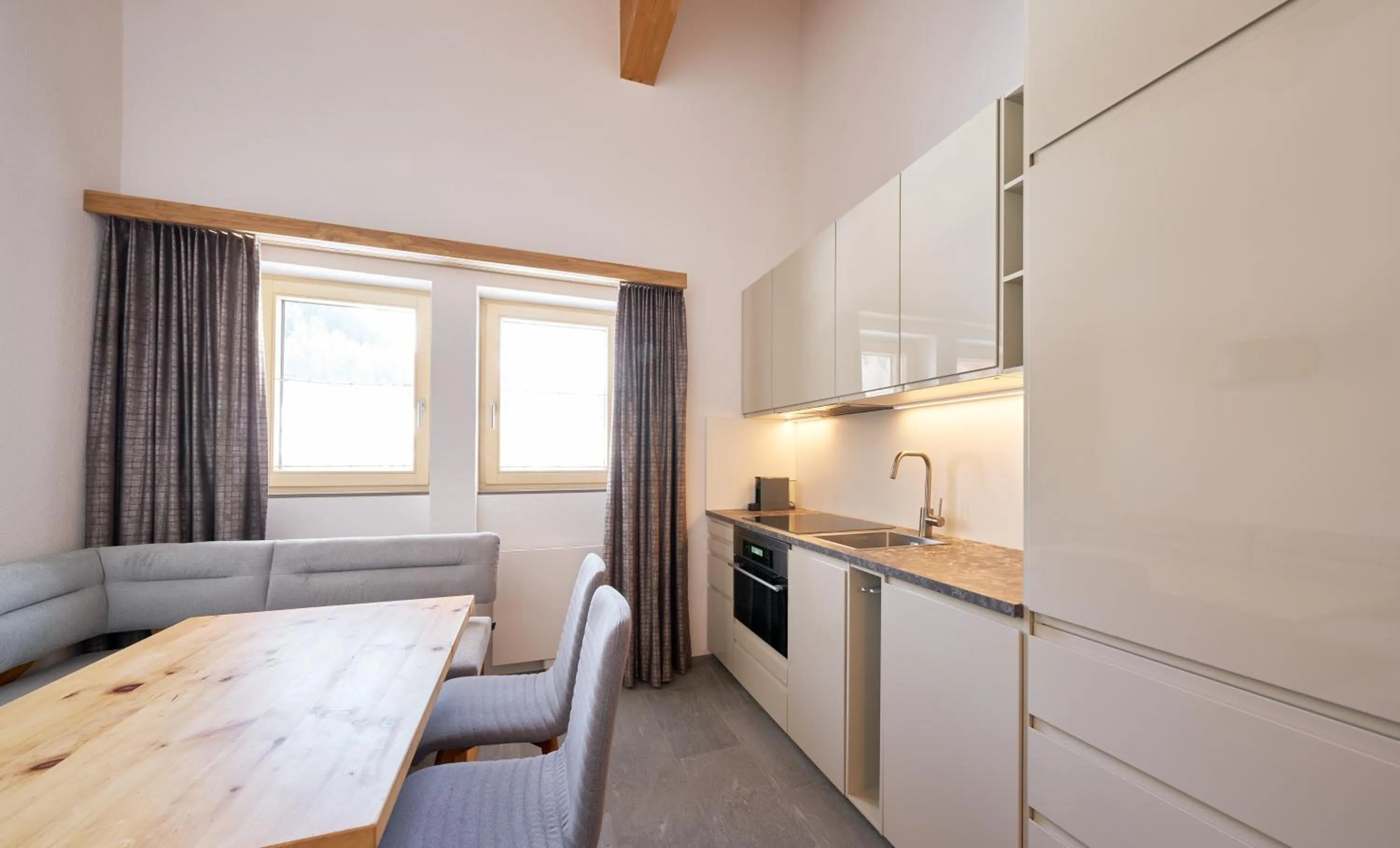 Dining area in Aparthotel Grischuna