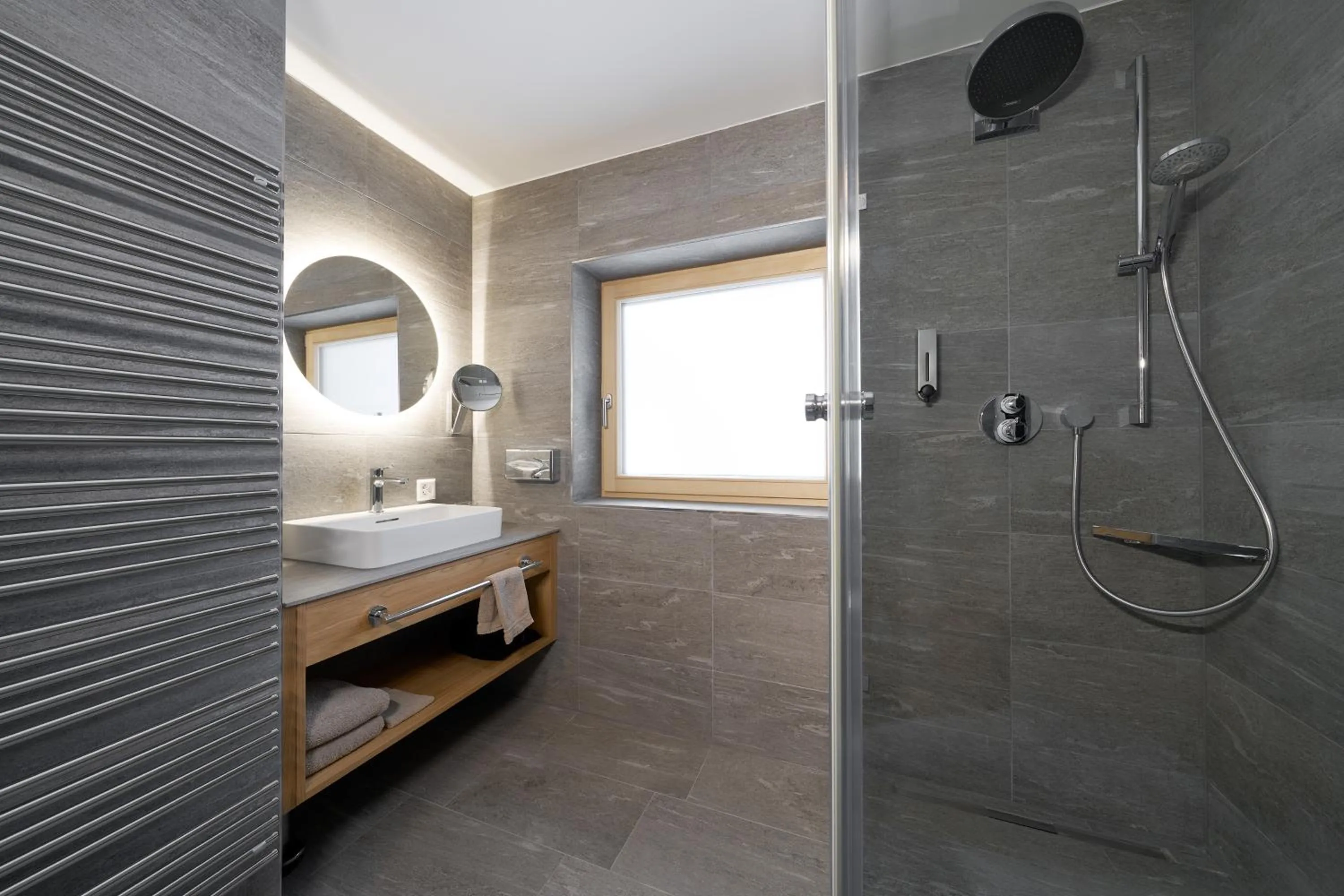 Shower in Aparthotel Grischuna