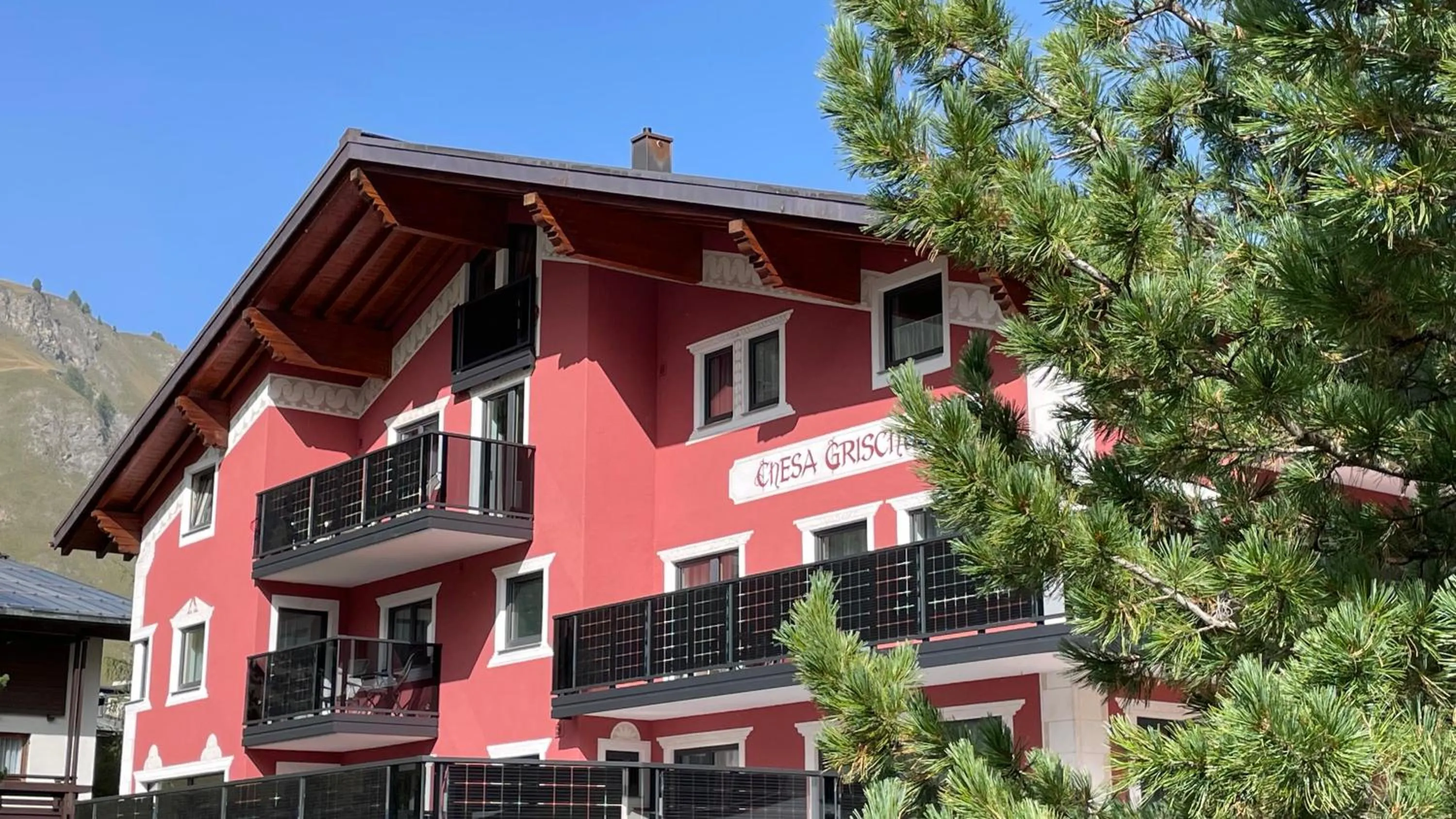 Property building in Aparthotel Grischuna