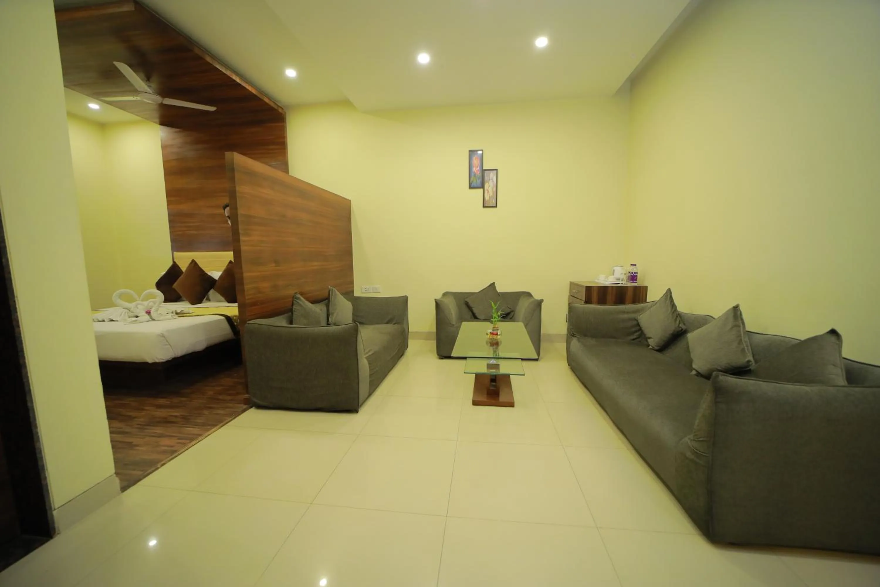 Bed in Vijaya Tej Clarks Inn