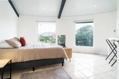 Double Room with Shared Bathroom in Happy Stays - San Salvador Double Room with Shared Bathroom in Happy Stays - San Salvador