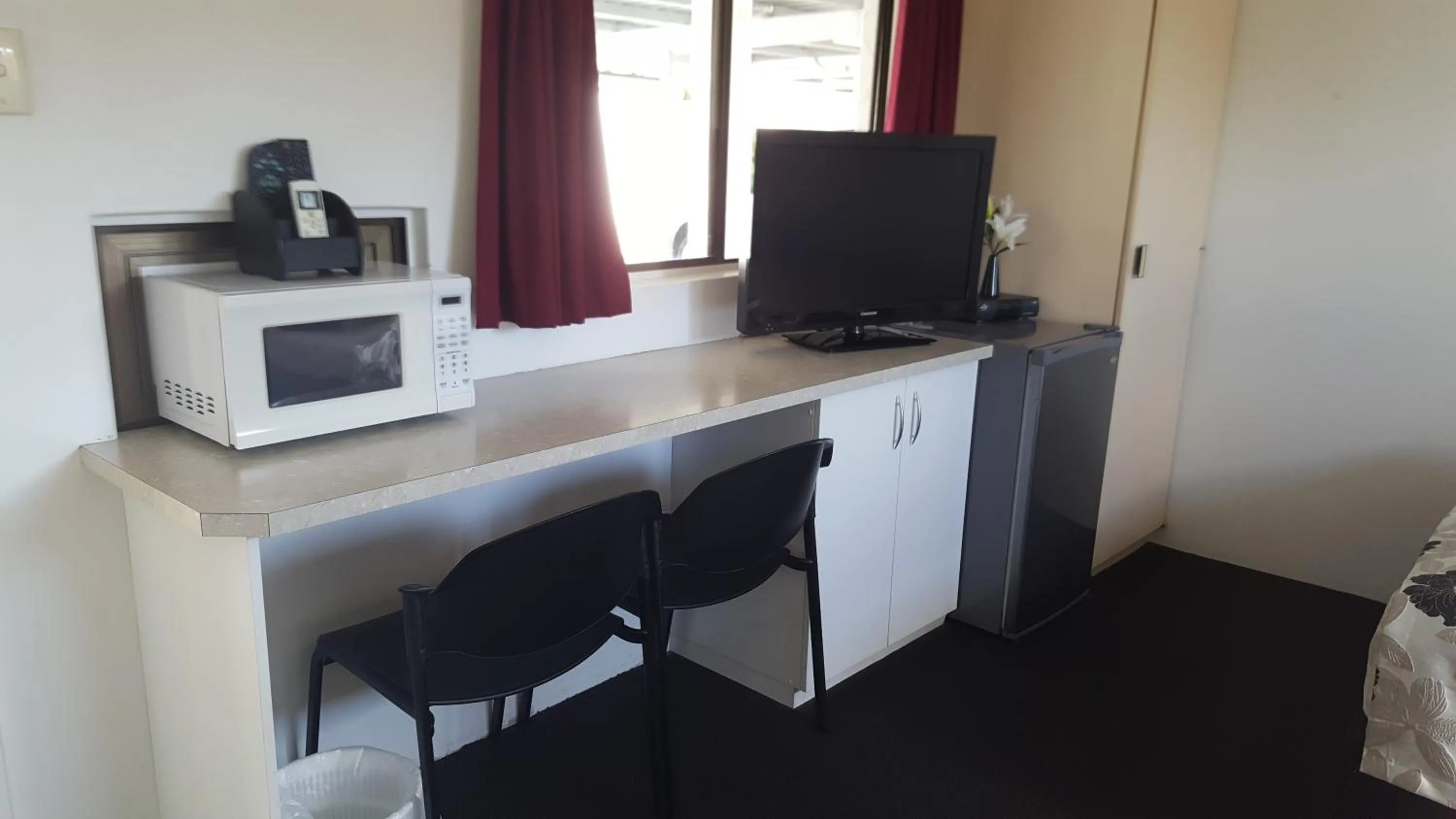 Kitchen or kitchenette in Glenlyon Lodge - Gladstone