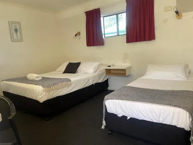 Bedroom, Bed in Glenlyon Lodge - Gladstone