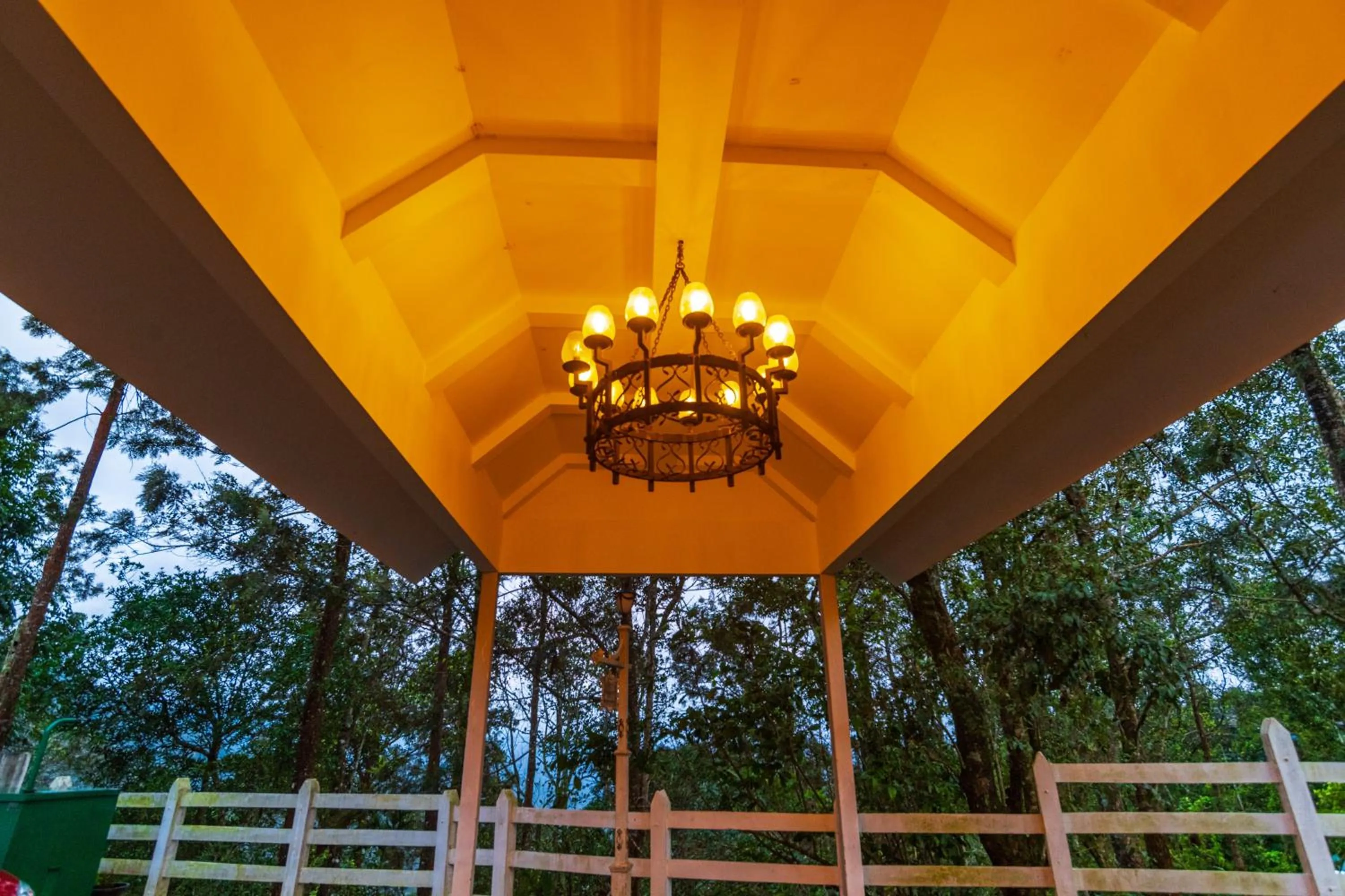 Facade/entrance in Tea Harvester