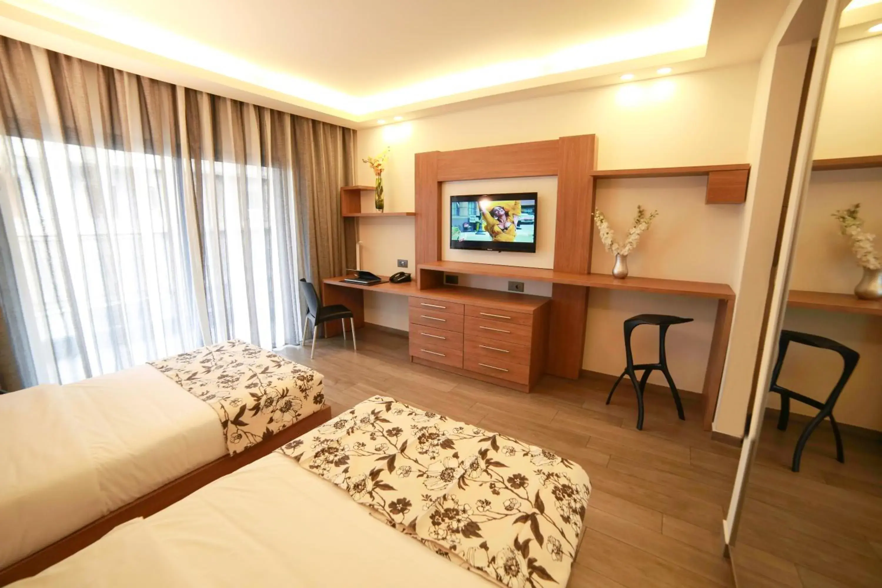 Junior Suite Twin, with Balcony in Urban Central Suites - Beirut Junior Suite Twin, with Balcony in Urban Central Suites - Beirut