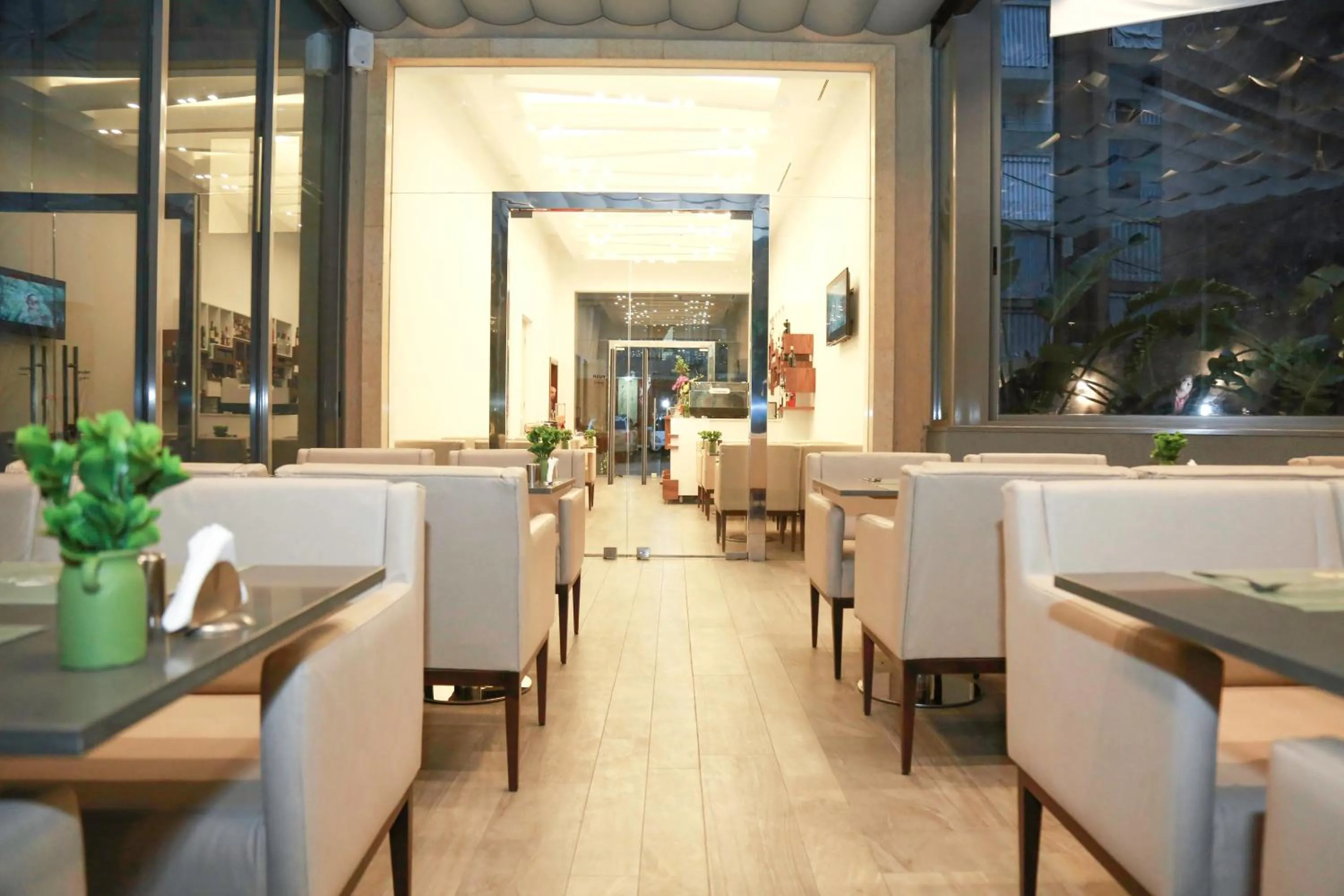 Restaurant/places to eat in Urban Central Suites - Beirut