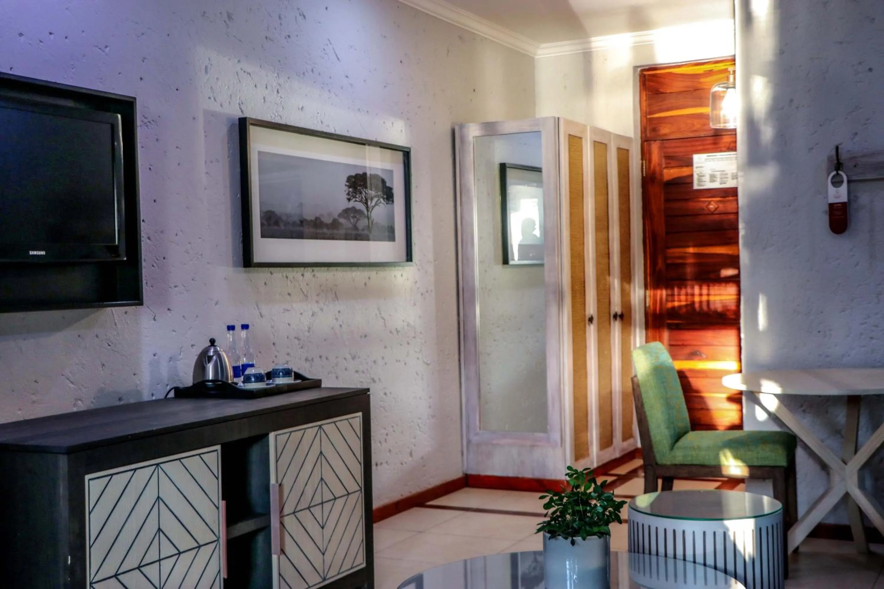 TV and multimedia in Cresta Mowana Safari Resort & Spa