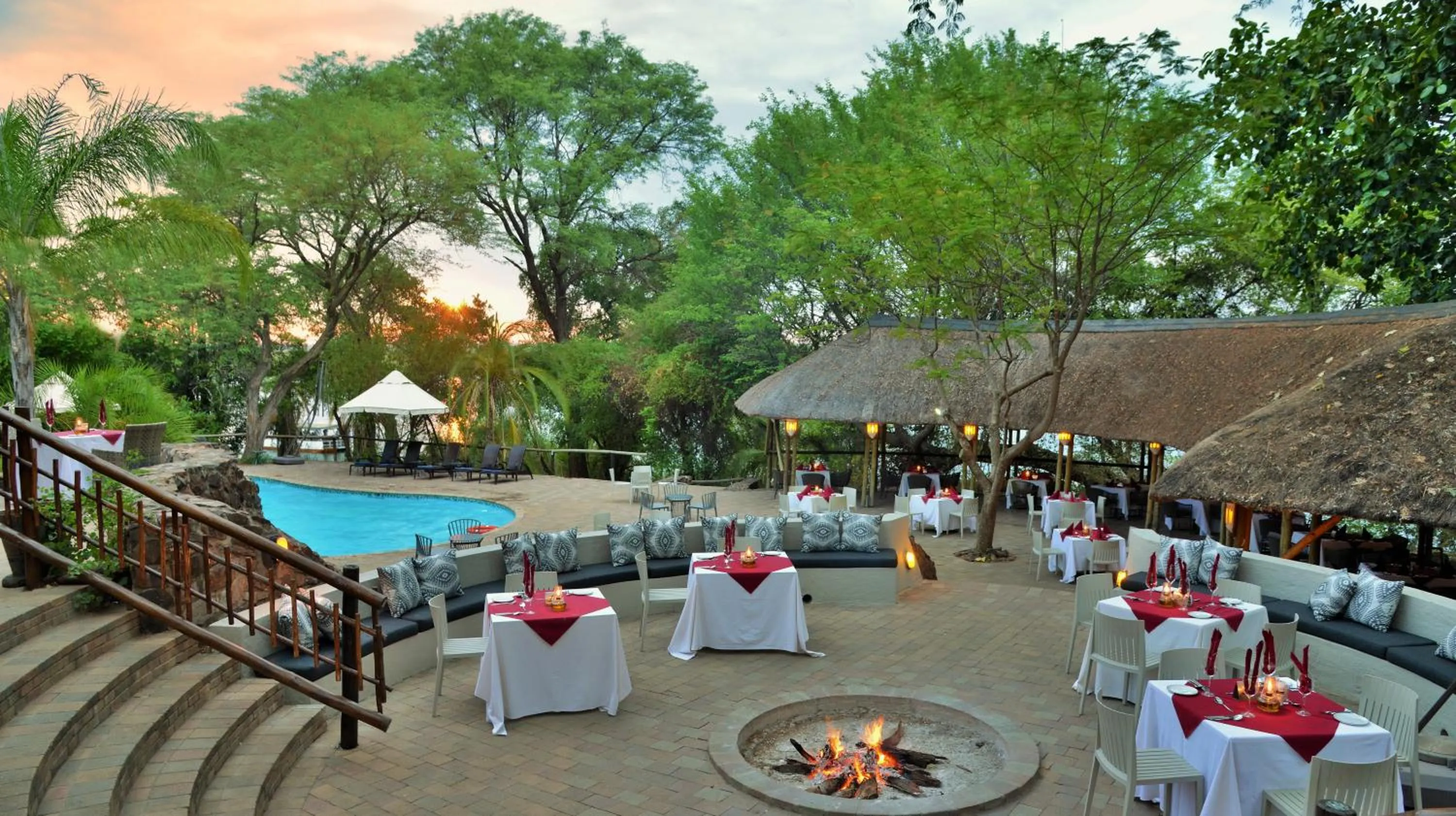 Restaurant/places to eat in Cresta Mowana Safari Resort & Spa