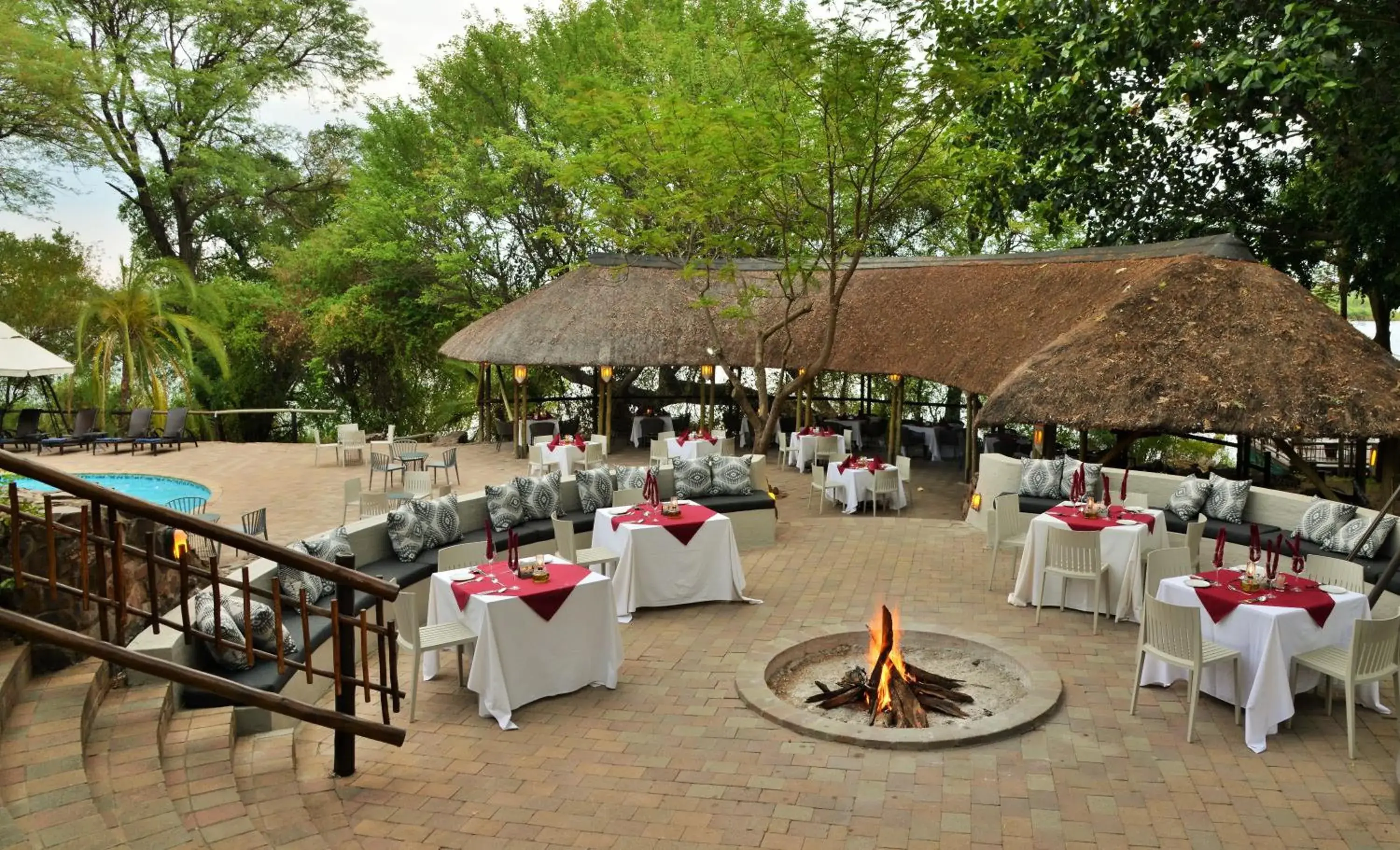 Restaurant/places to eat in Cresta Mowana Safari Resort & Spa Restaurant/places to eat in Cresta Mowana Safari Resort & Spa