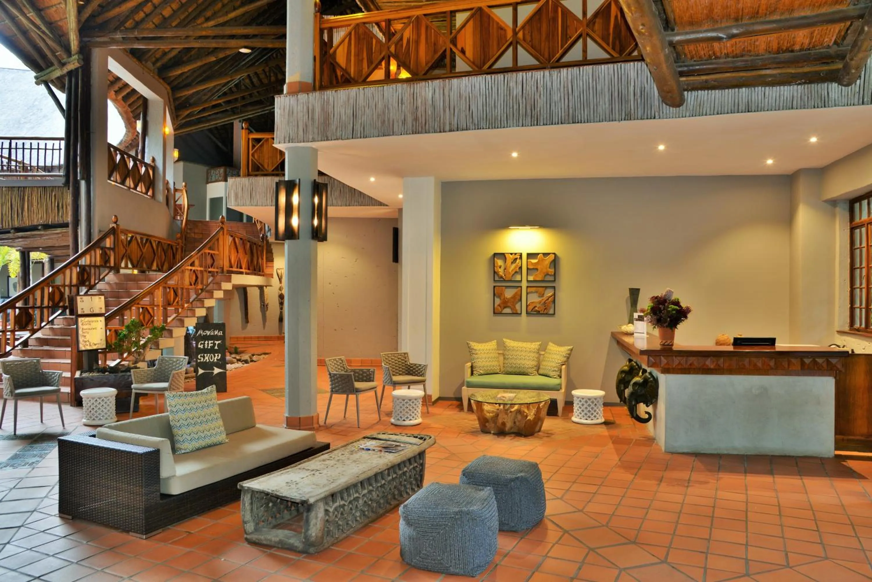 Lounge or bar in Cresta Mowana Safari Resort & Spa