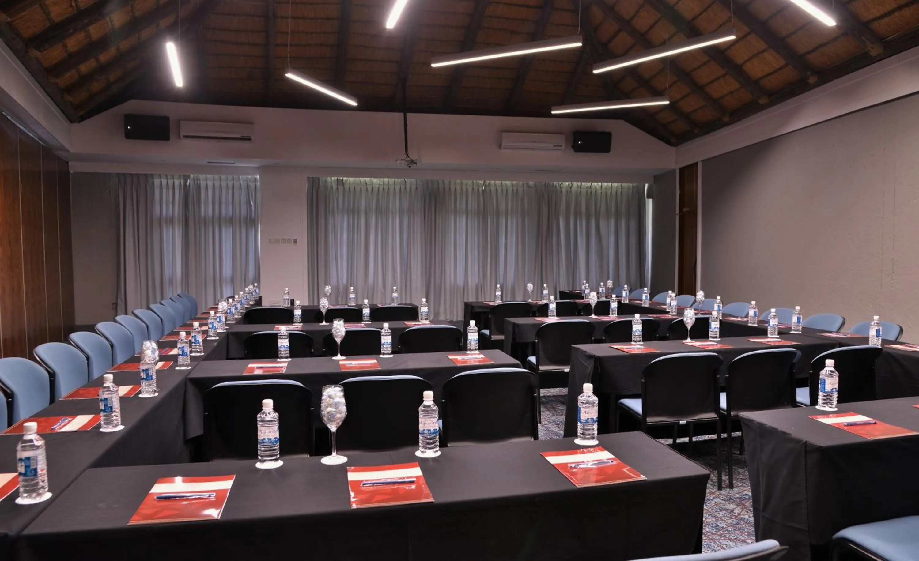 Meeting/conference room in Cresta Mowana Safari Resort & Spa