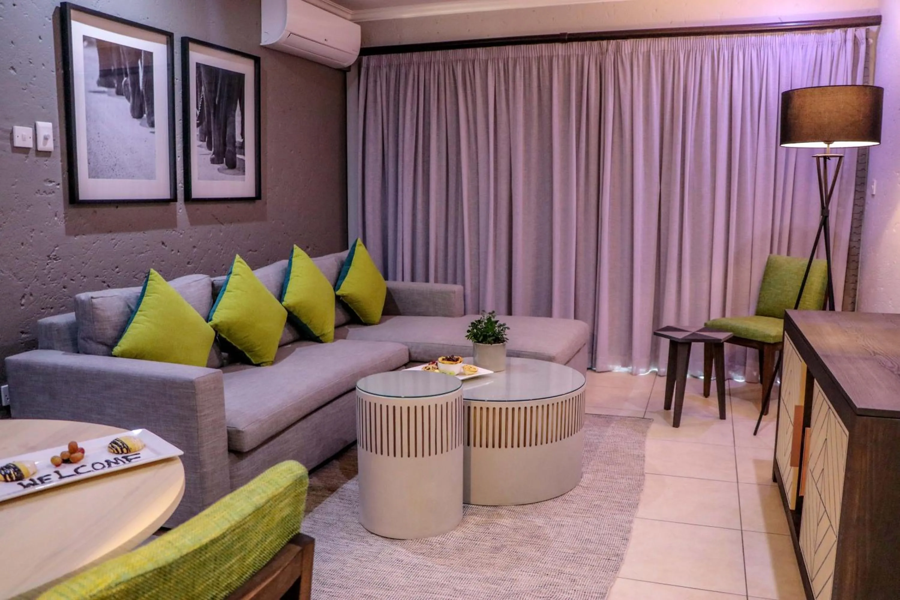 Living room in Cresta Mowana Safari Resort & Spa