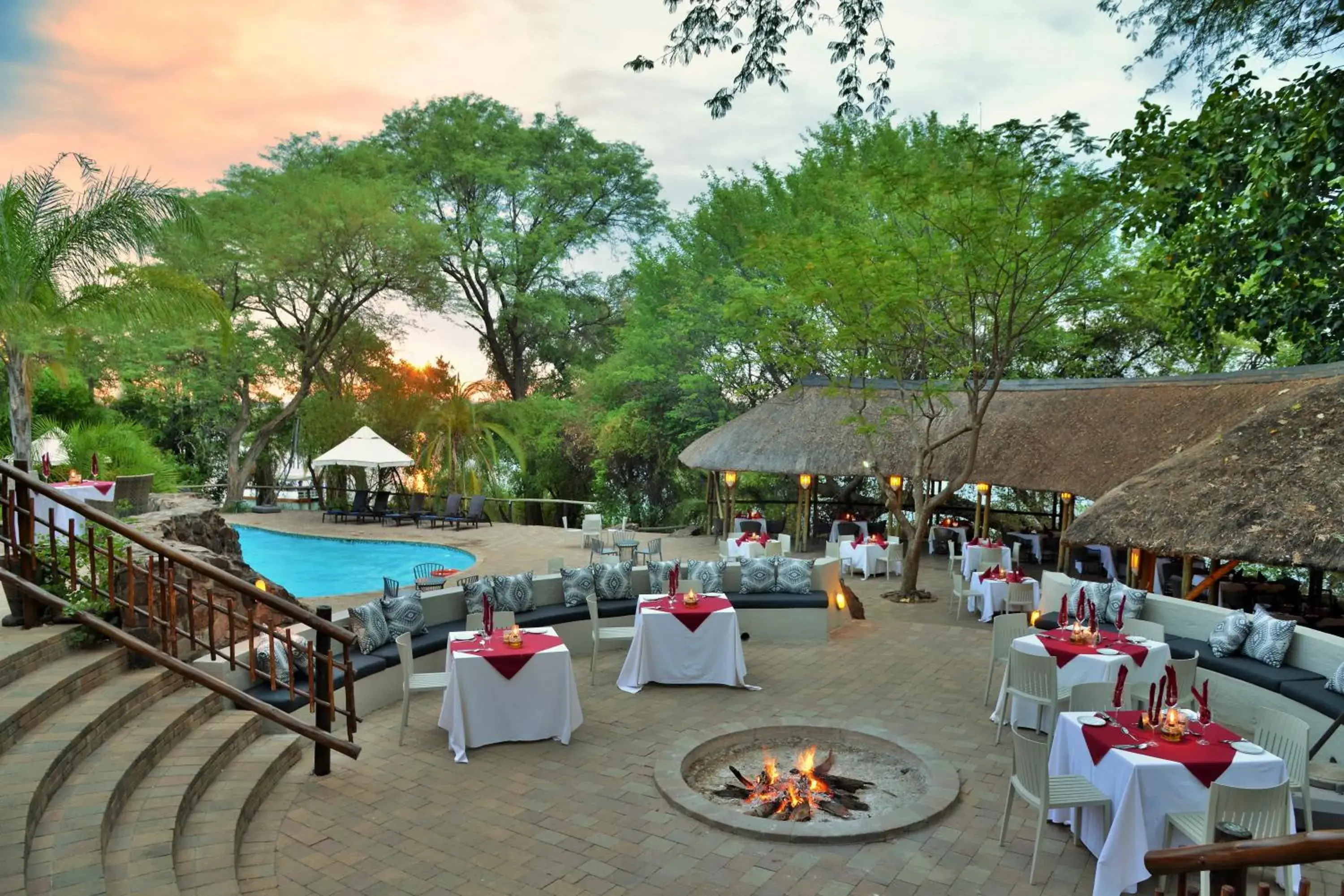 Restaurant/places to eat in Cresta Mowana Safari Resort & Spa Restaurant/places to eat in Cresta Mowana Safari Resort & Spa
