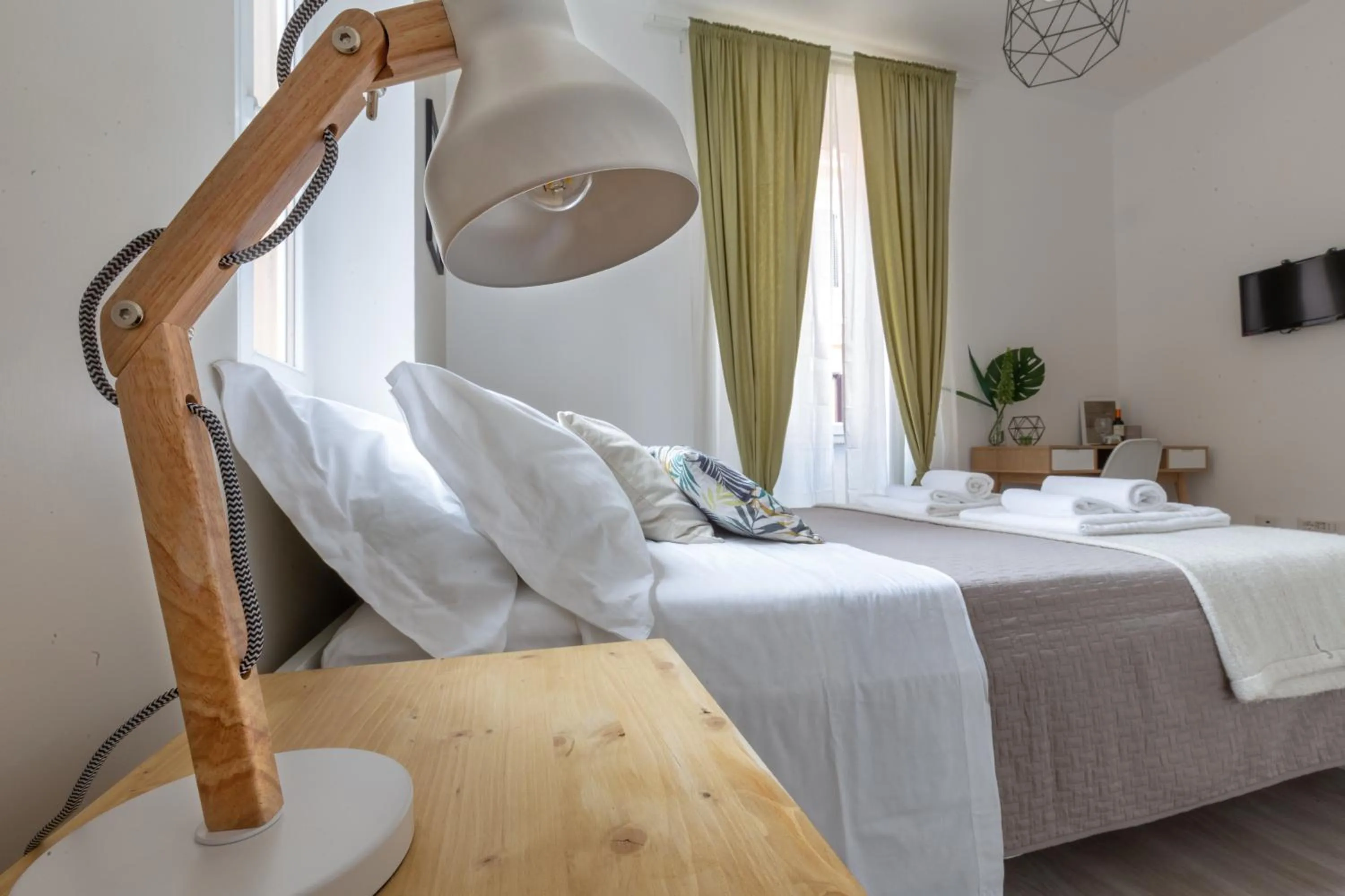 Shower, Bed in A+ Bed and Breakfast