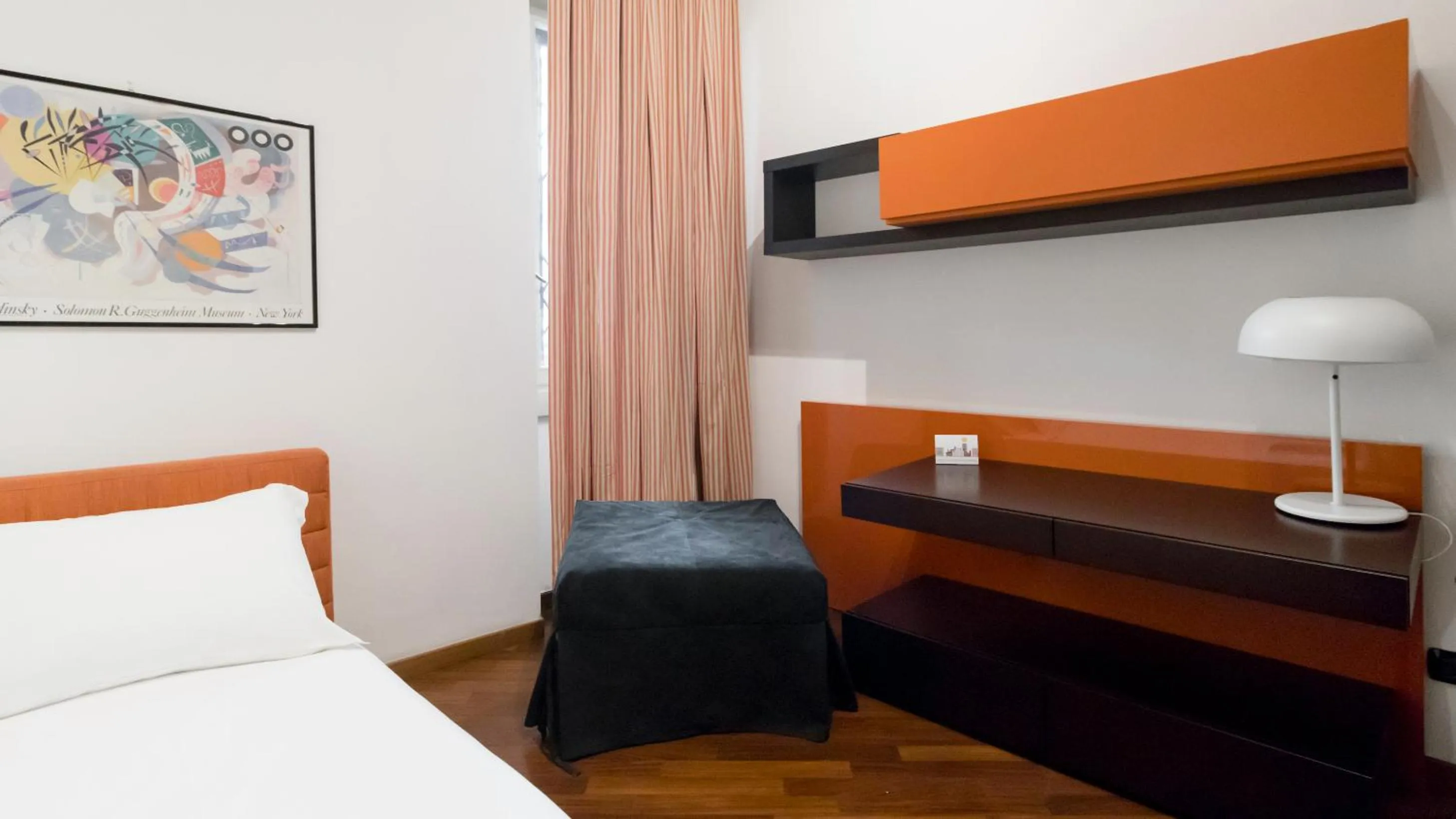 Bed in Italianway - Cristoforo Colombo 1