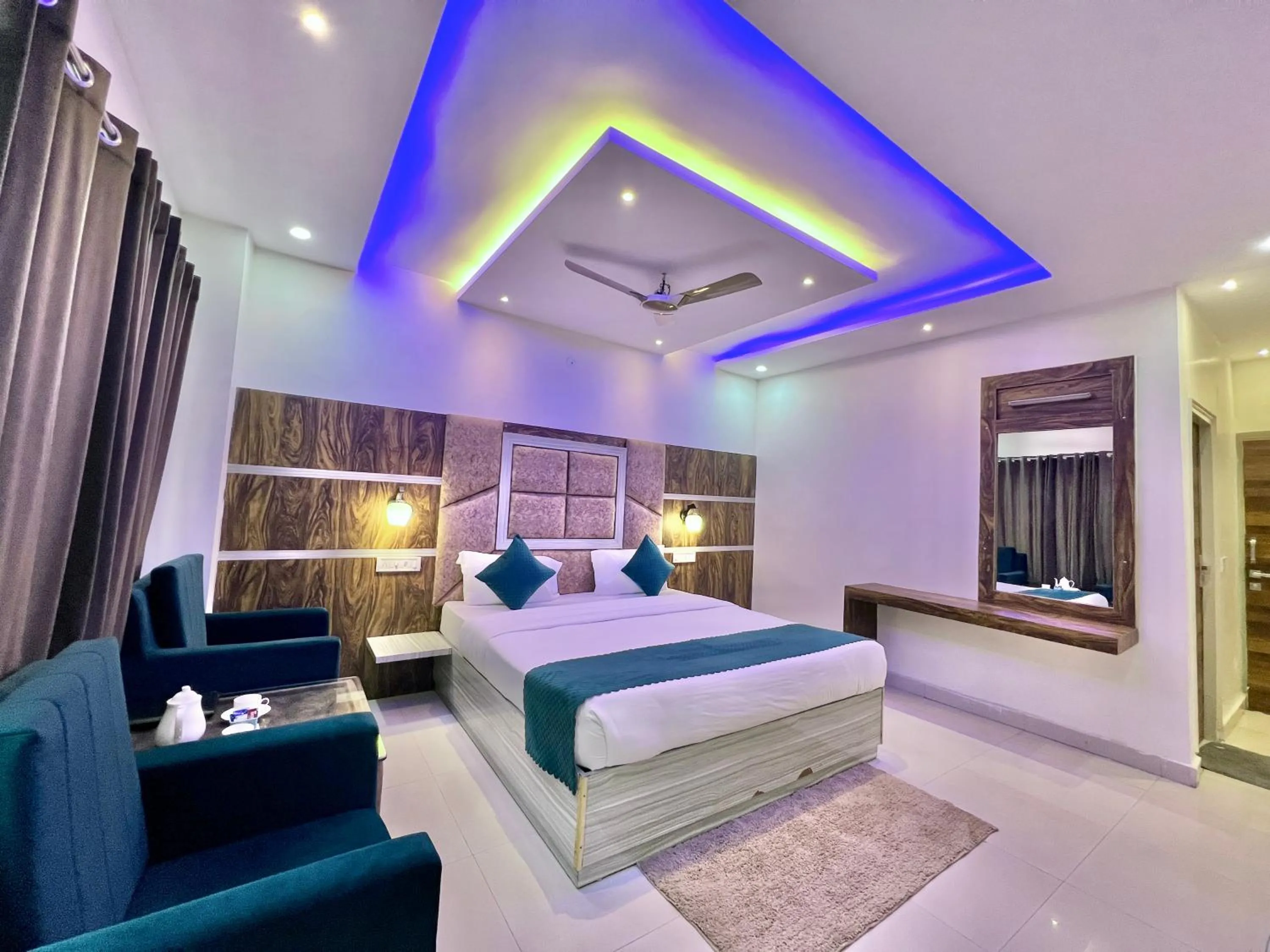 Bed in The White Rain Hotel
