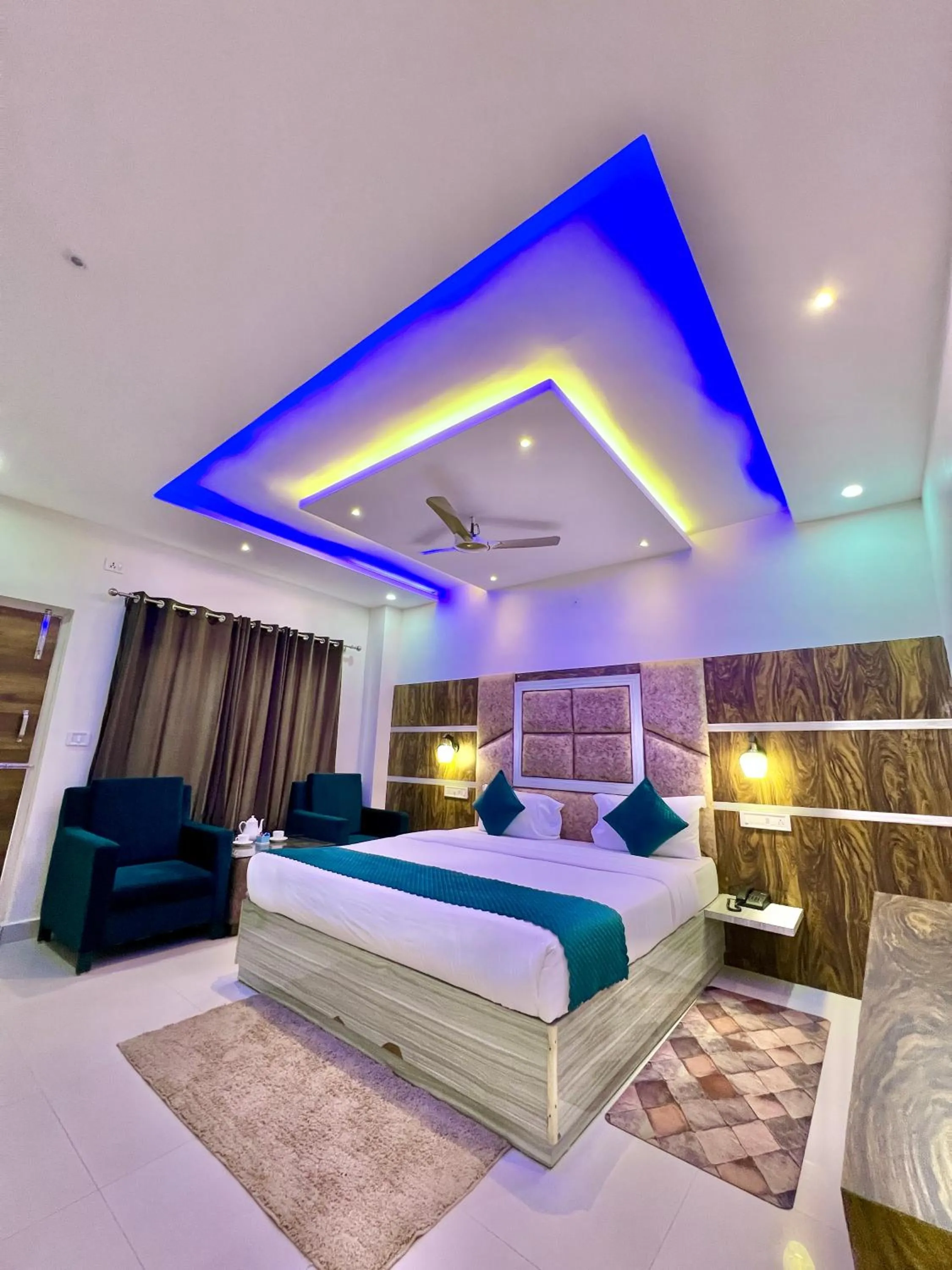 Bedroom, Bed in The White Rain Hotel
