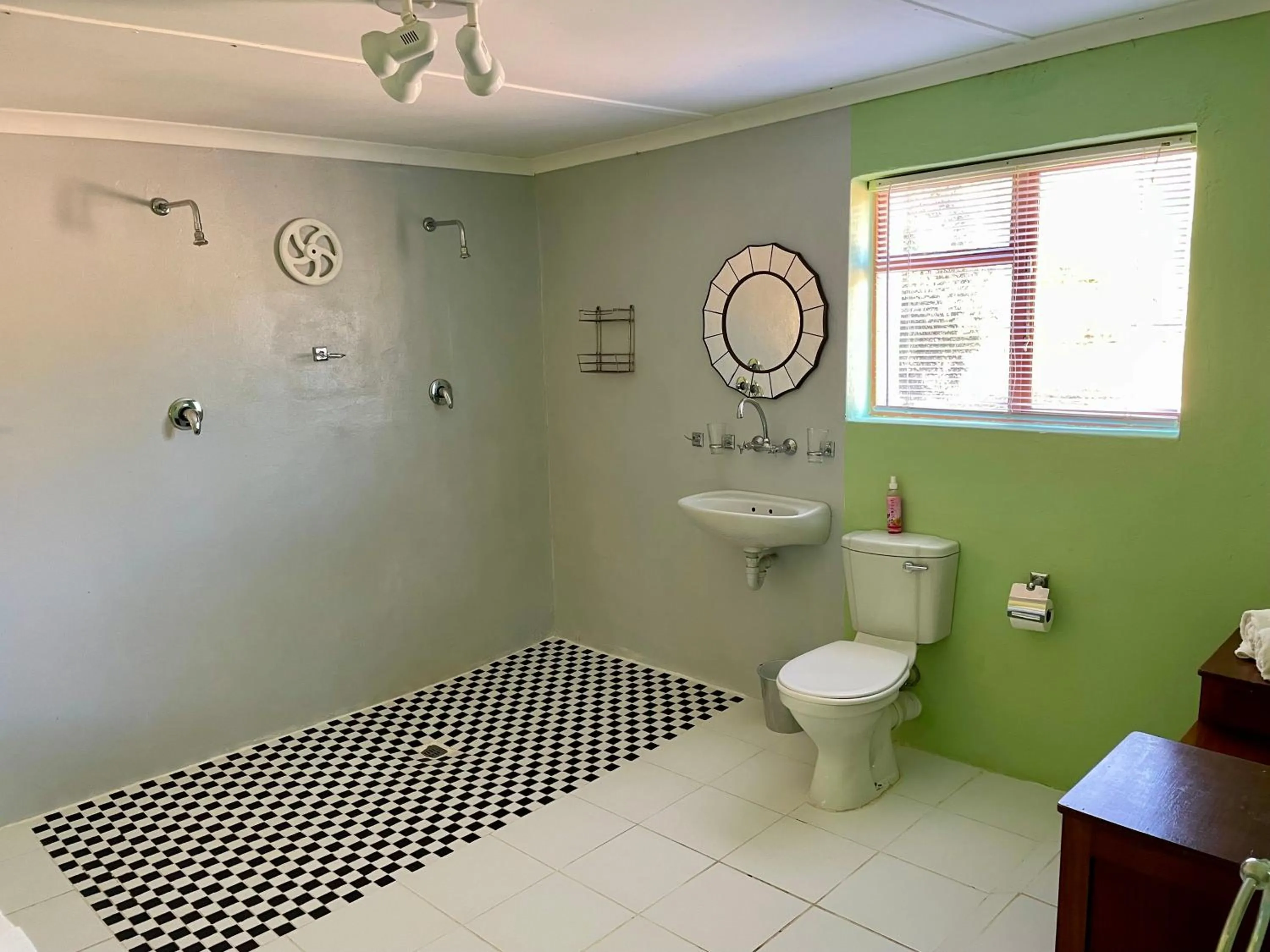 Bathroom in Blue Cow Barn - Boutique Farm