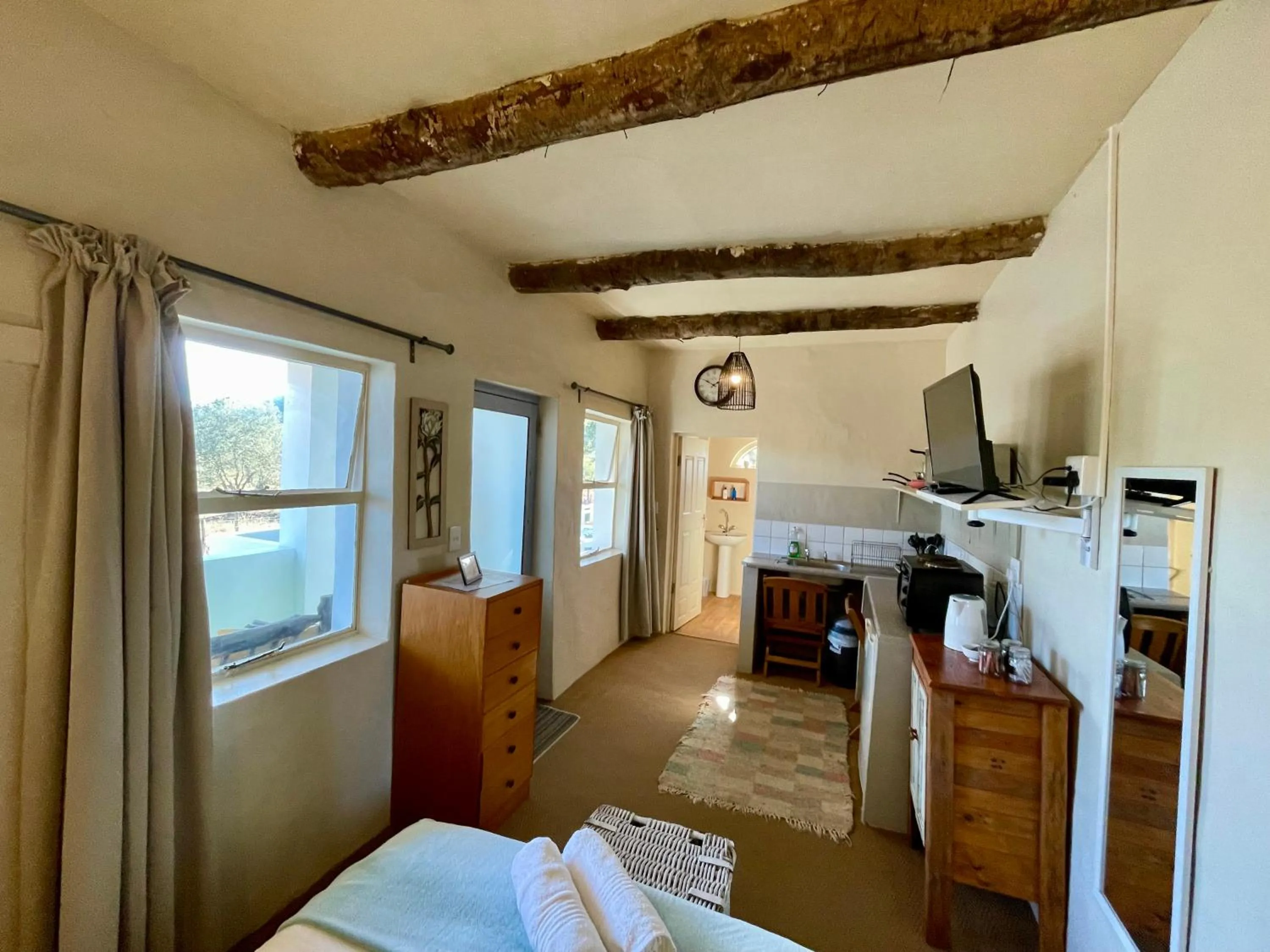 Living room, Bed in Blue Cow Barn - Boutique Farm