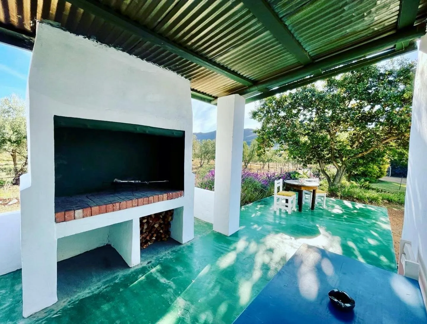 Patio in Blue Cow Barn - Boutique Farm