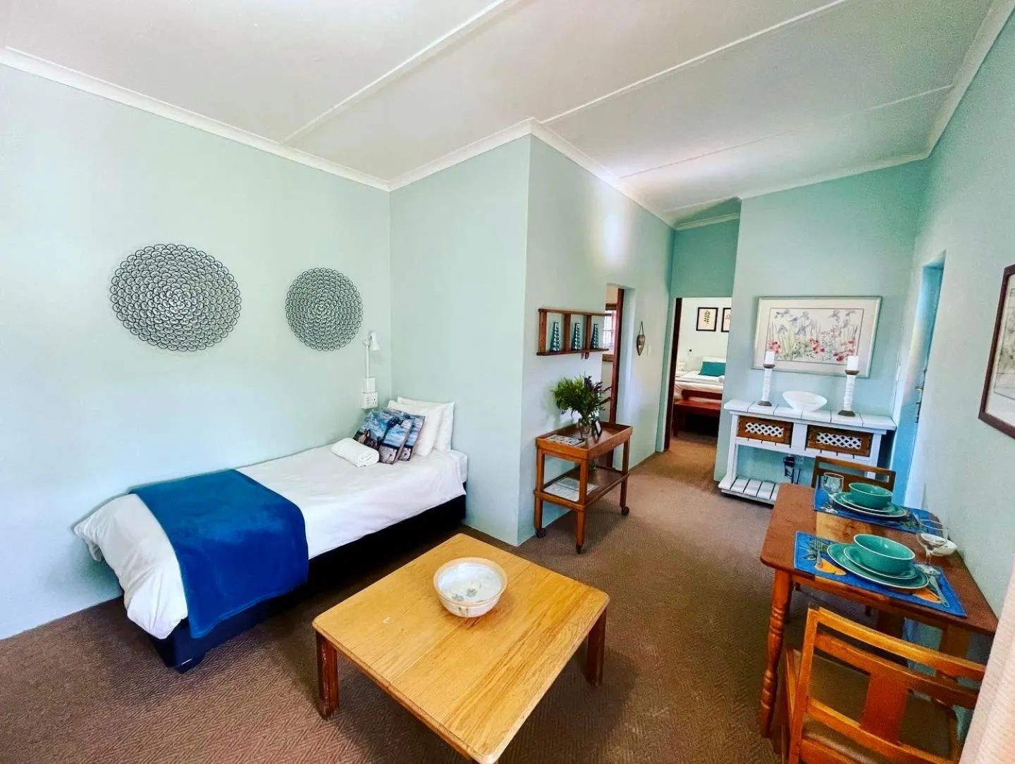 Photo of the whole room, Bed in Blue Cow Barn - Boutique Farm