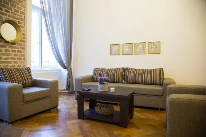 Apartment On Tabidze 3/5