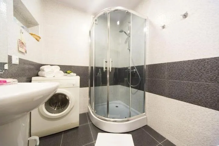 Apartment On Tabidze 3/5