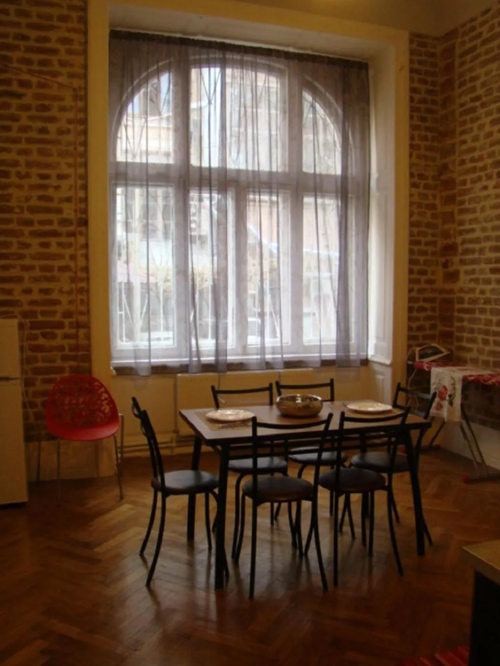 Apartment On Tabidze 3/5