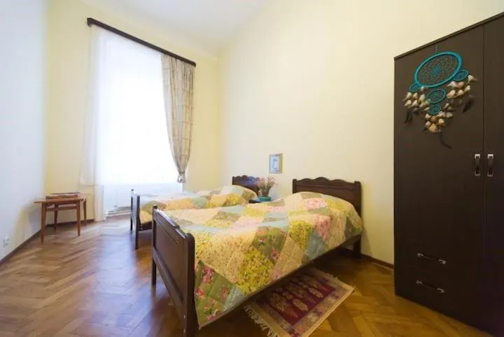 Bed in Apartment On Tabidze 3/5
