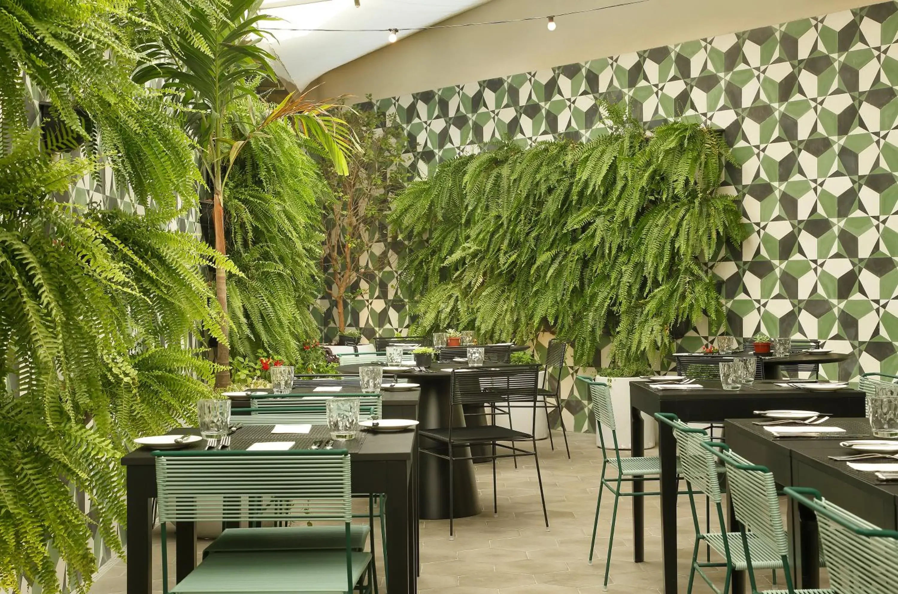 Restaurant/places to eat in Yoo2 Rio de Janeiro, Tapestry Collection by Hilton Restaurant/places to eat in Yoo2 Rio de Janeiro, Tapestry Collection by Hilton