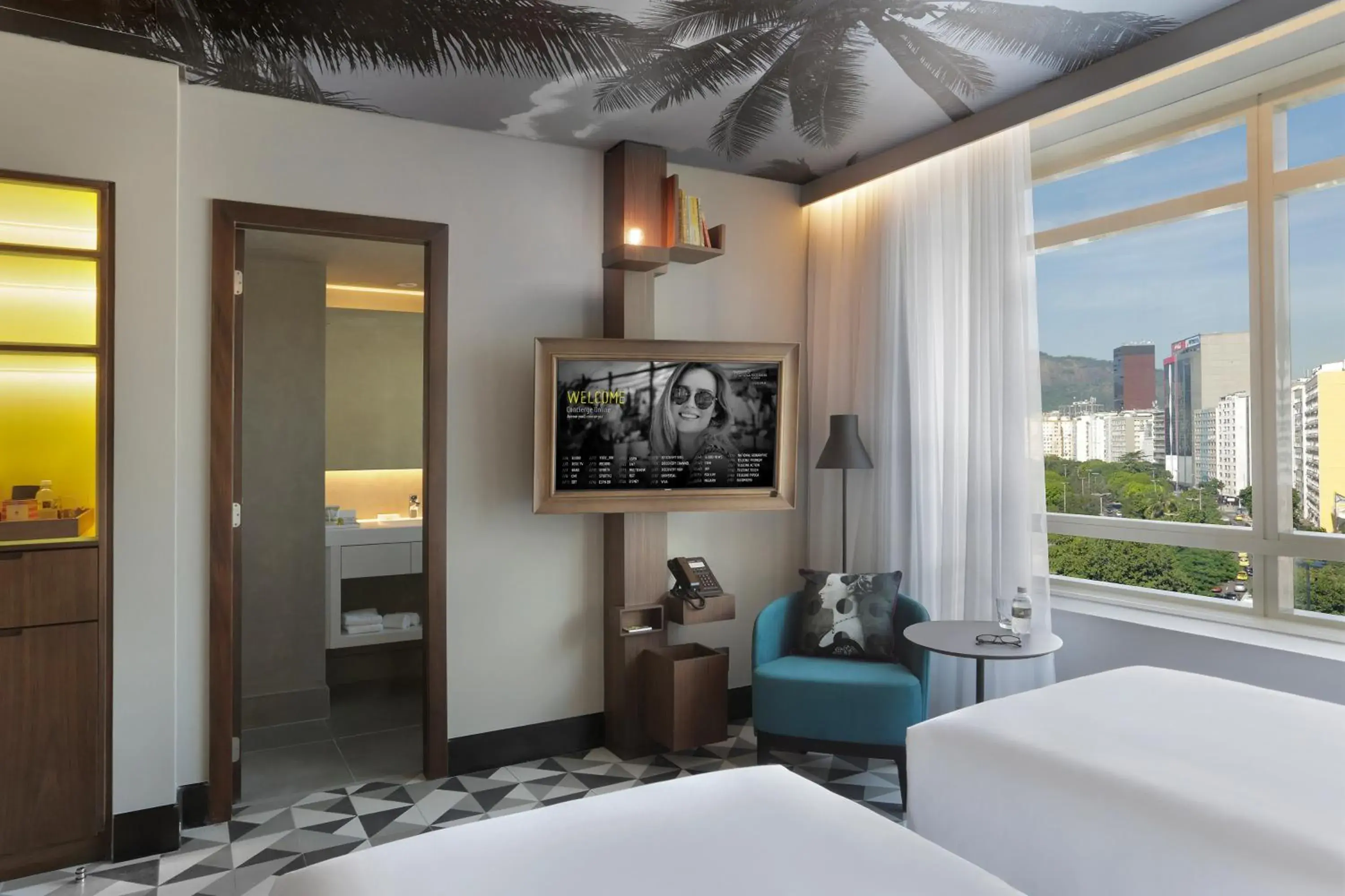 Photo of the whole room, Bed in Yoo2 Rio de Janeiro, Tapestry Collection by Hilton Photo of the whole room, Bed in Yoo2 Rio de Janeiro, Tapestry Collection by Hilton