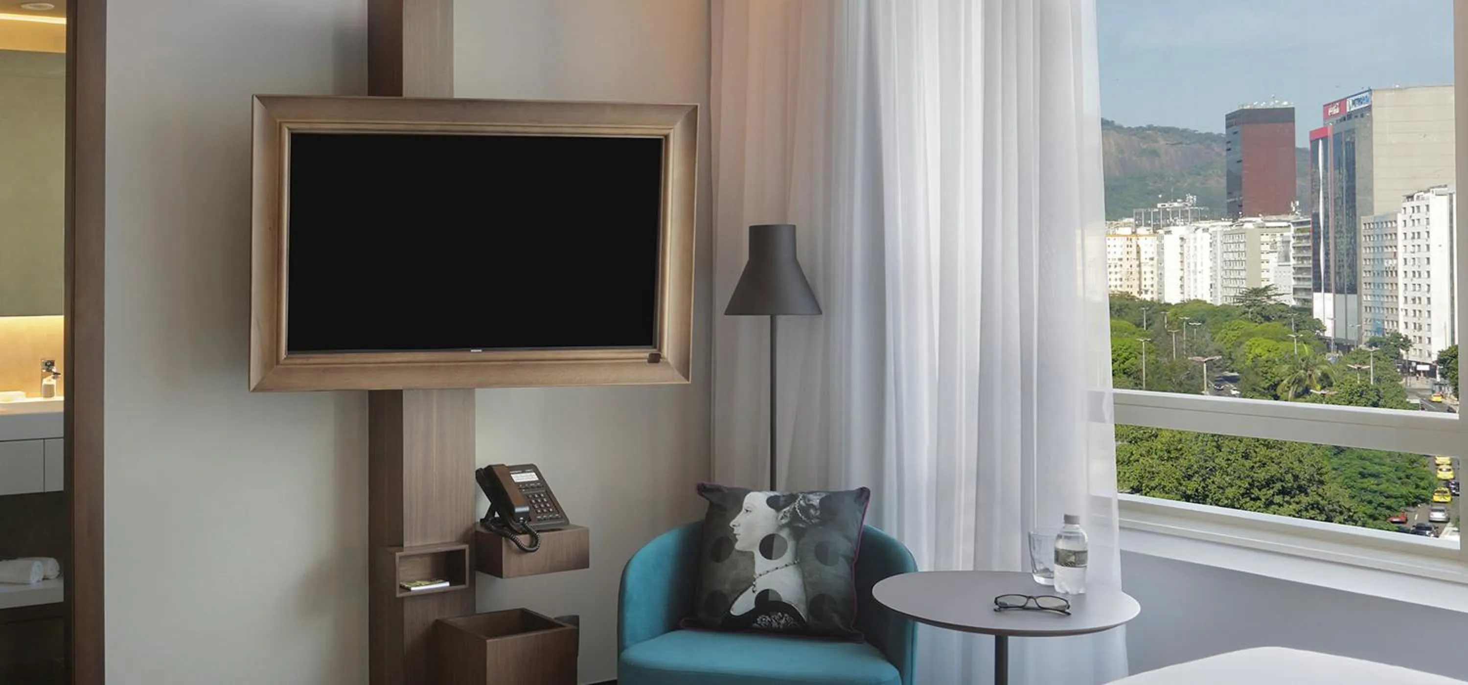 TV and multimedia in Yoo2 Rio de Janeiro, Tapestry Collection by Hilton