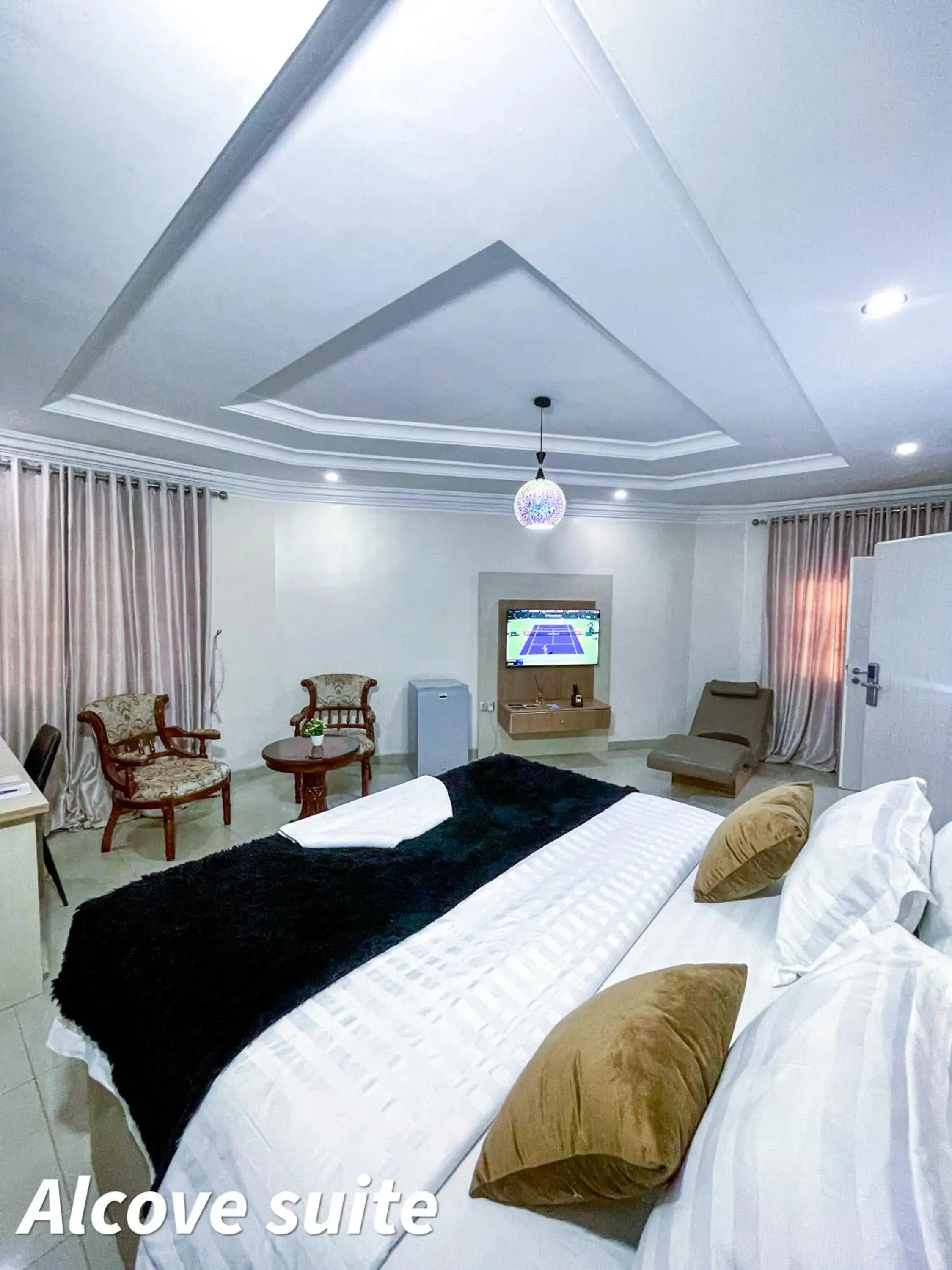 Deluxe Double Room (2 Adults + 1 Child) in D'Franklin Apartments and Event Center Deluxe Double Room (2 Adults + 1 Child) in D'Franklin Apartments and Event Center