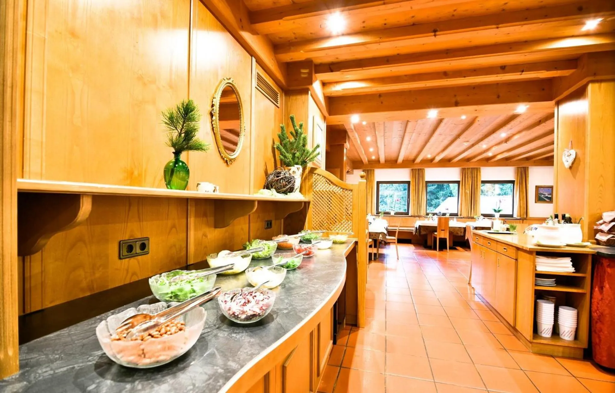 Restaurant/places to eat in Berghotel zum Zirm