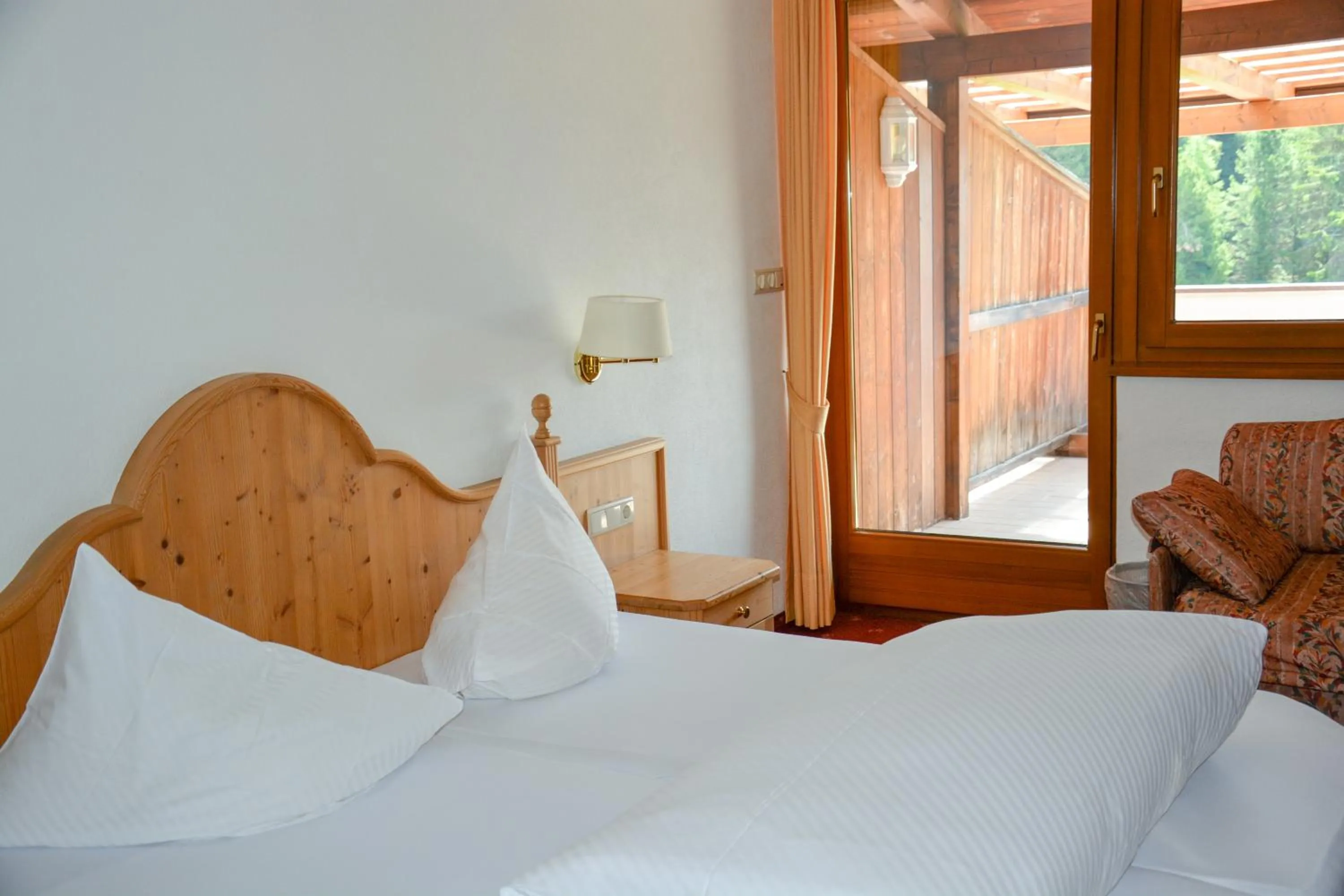 Bathroom, Bed in Berghotel zum Zirm