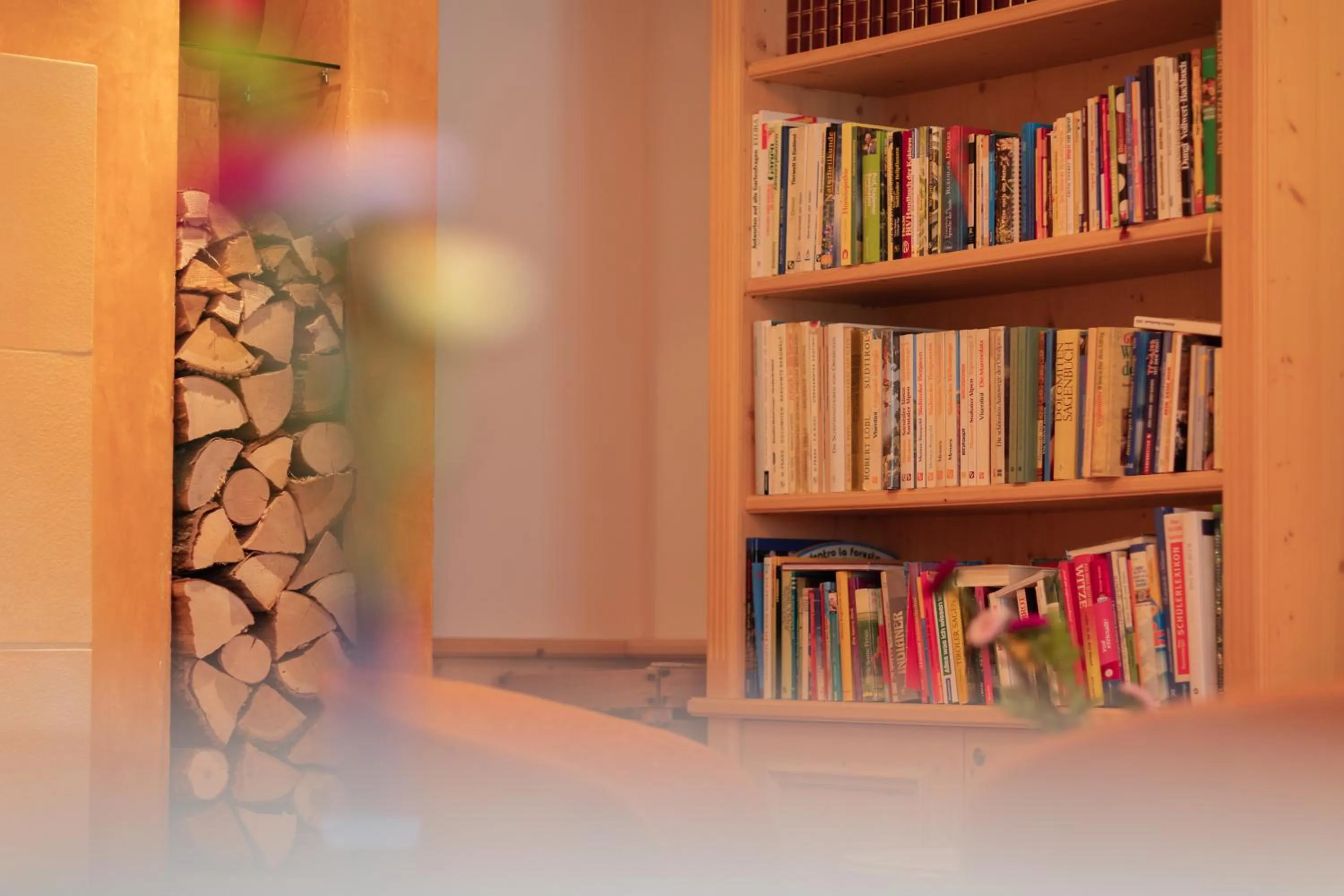 Communal lounge/ TV room in Berghotel zum Zirm