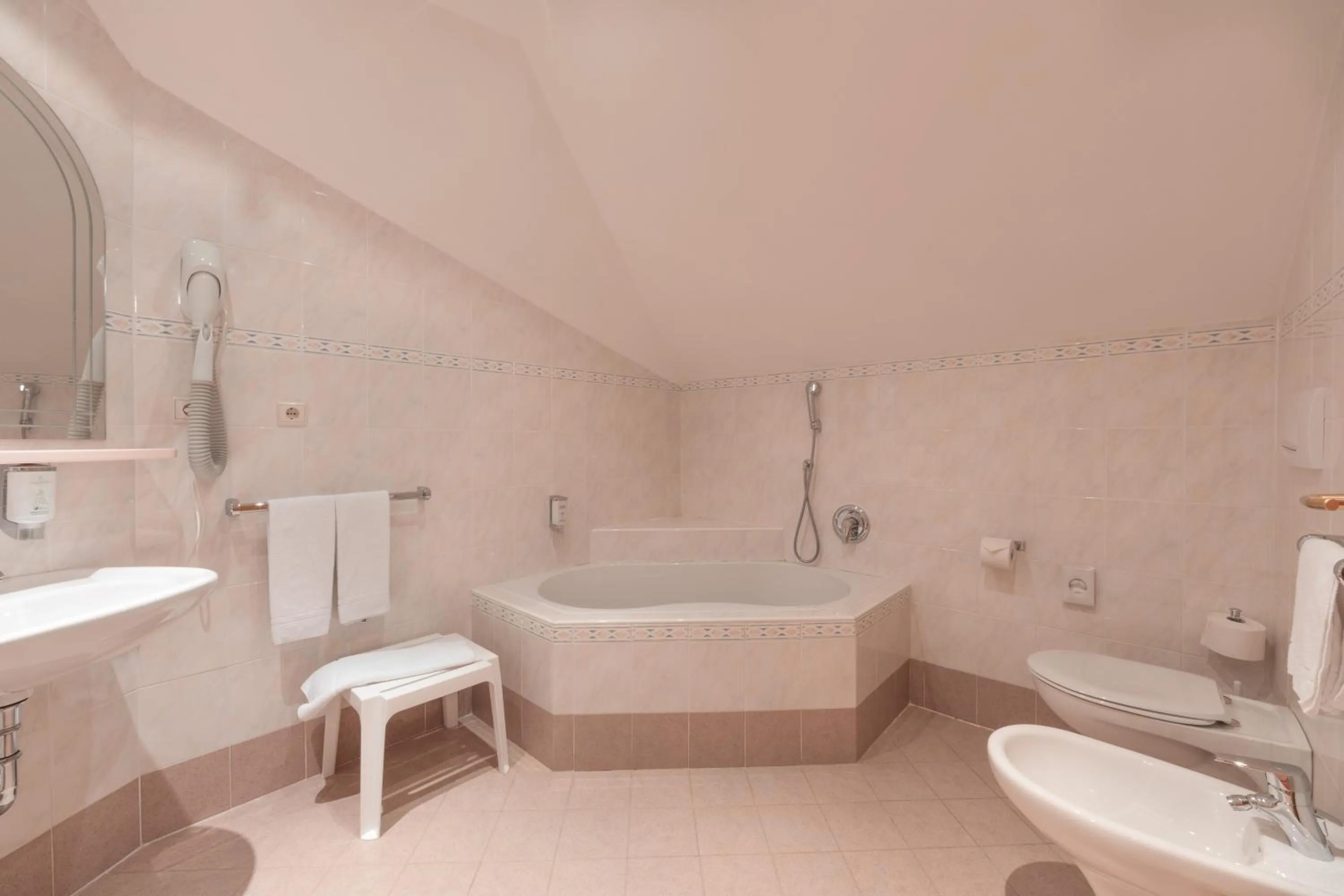 Bathroom in Berghotel zum Zirm