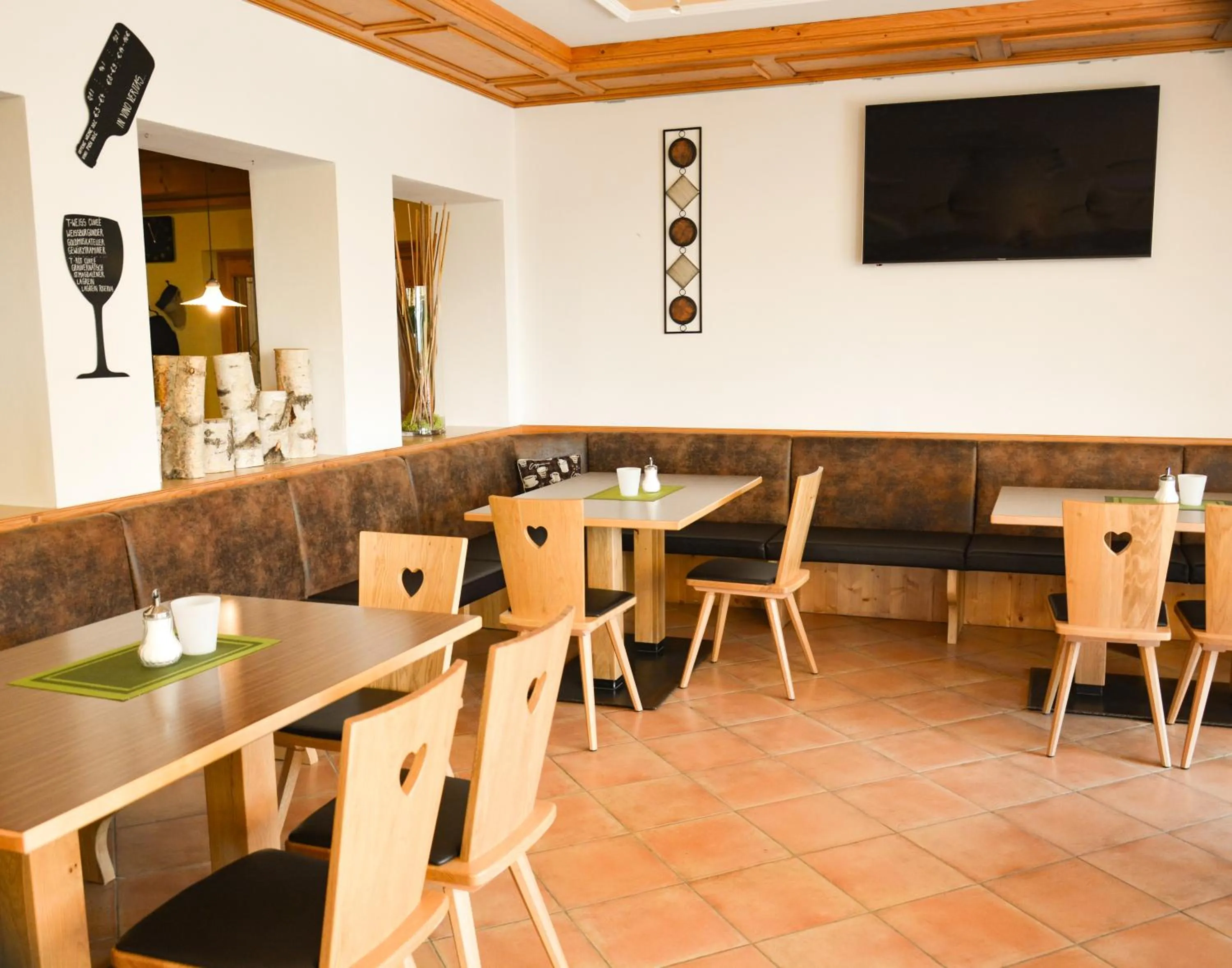 Lounge or bar in Berghotel zum Zirm