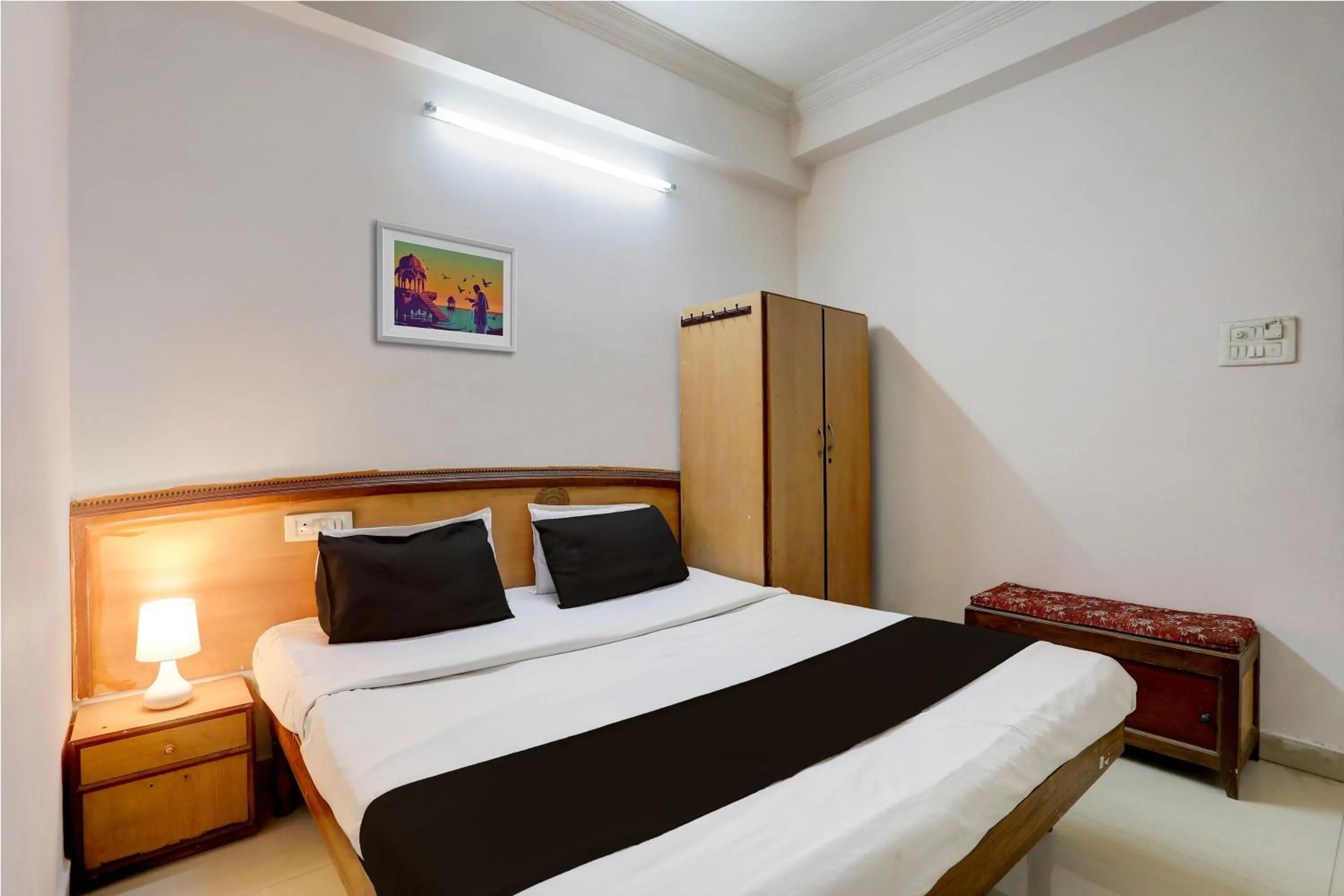 Bedroom, Bed in SPOT ON Hotel Rk Residency Near MGBS Bus station