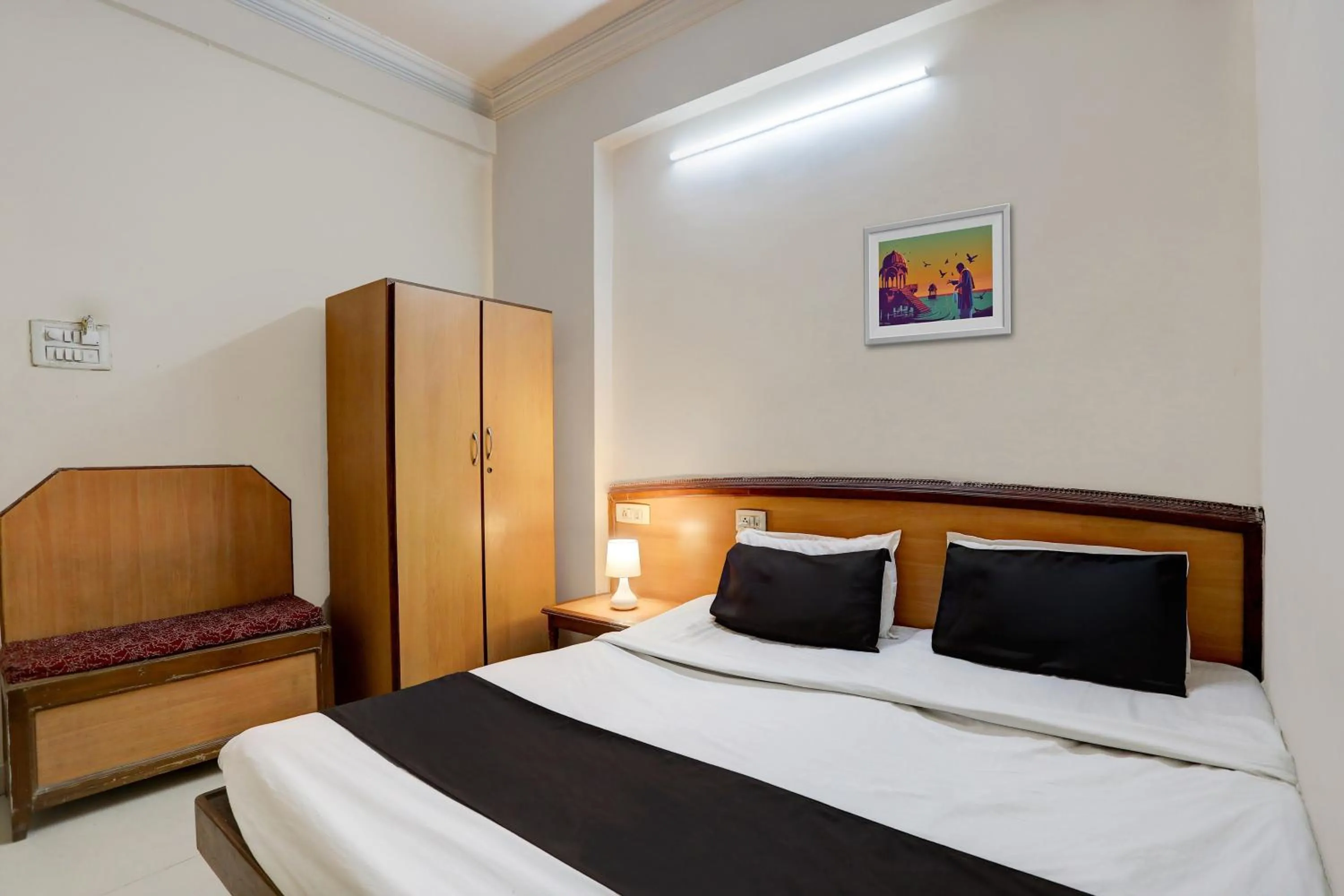 Bedroom, Bed in SPOT ON Hotel Rk Residency Near MGBS Bus station