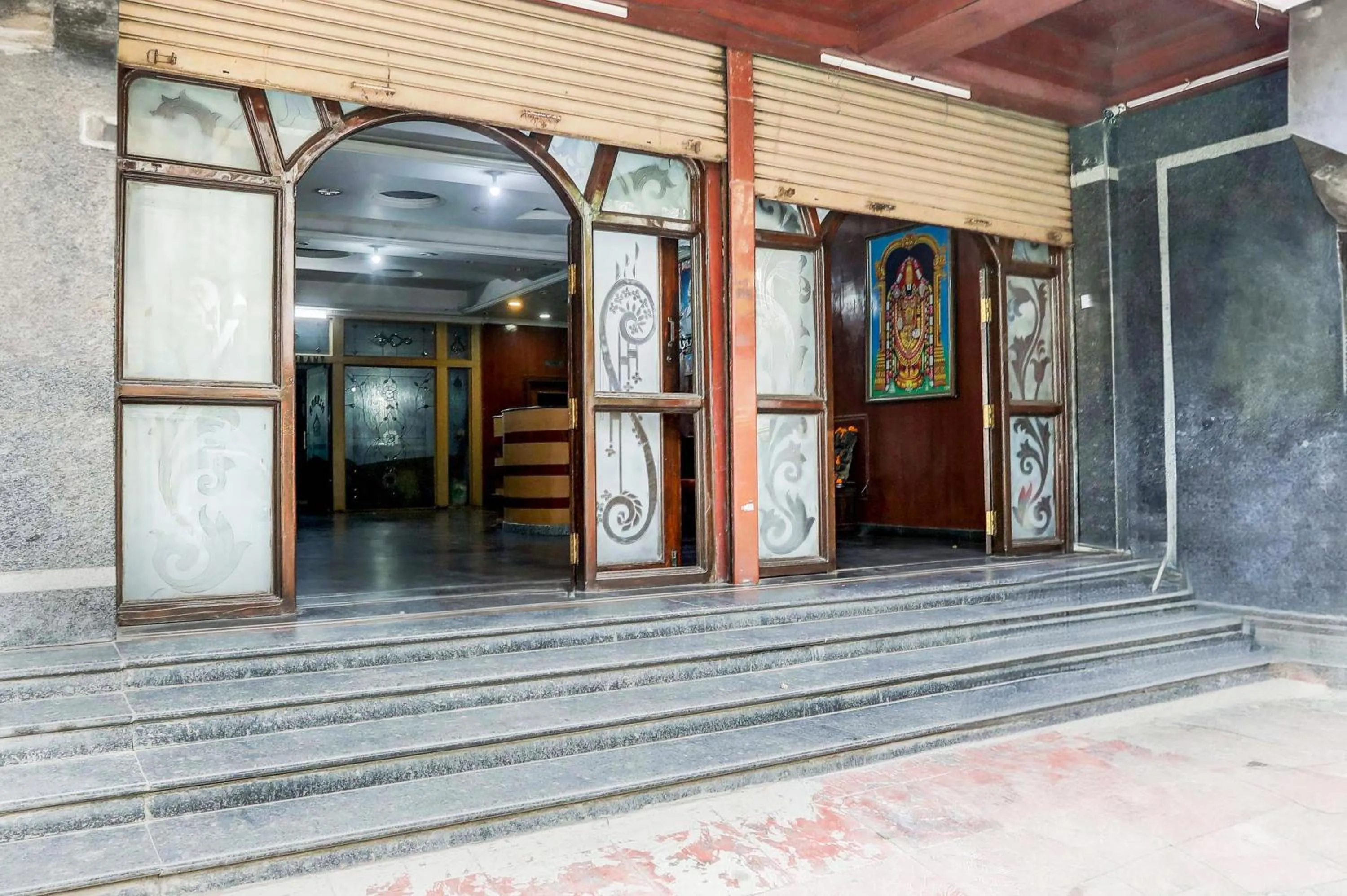 SPOT ON Hotel Rk Residency Near MGBS Bus station