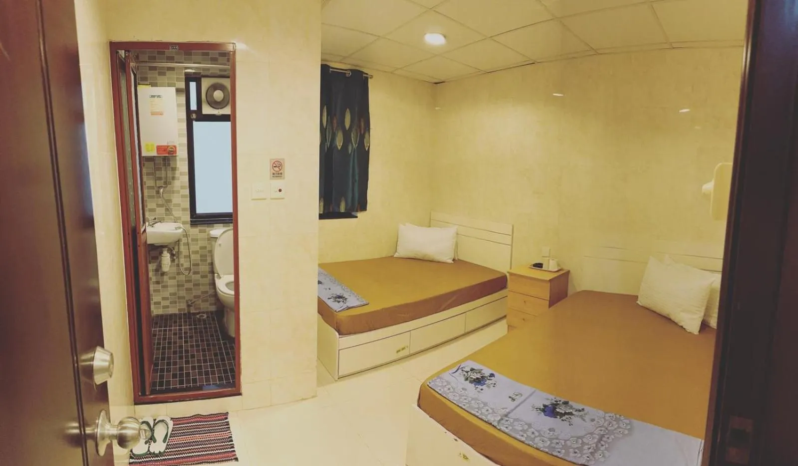 Bed in Zodiac lodge