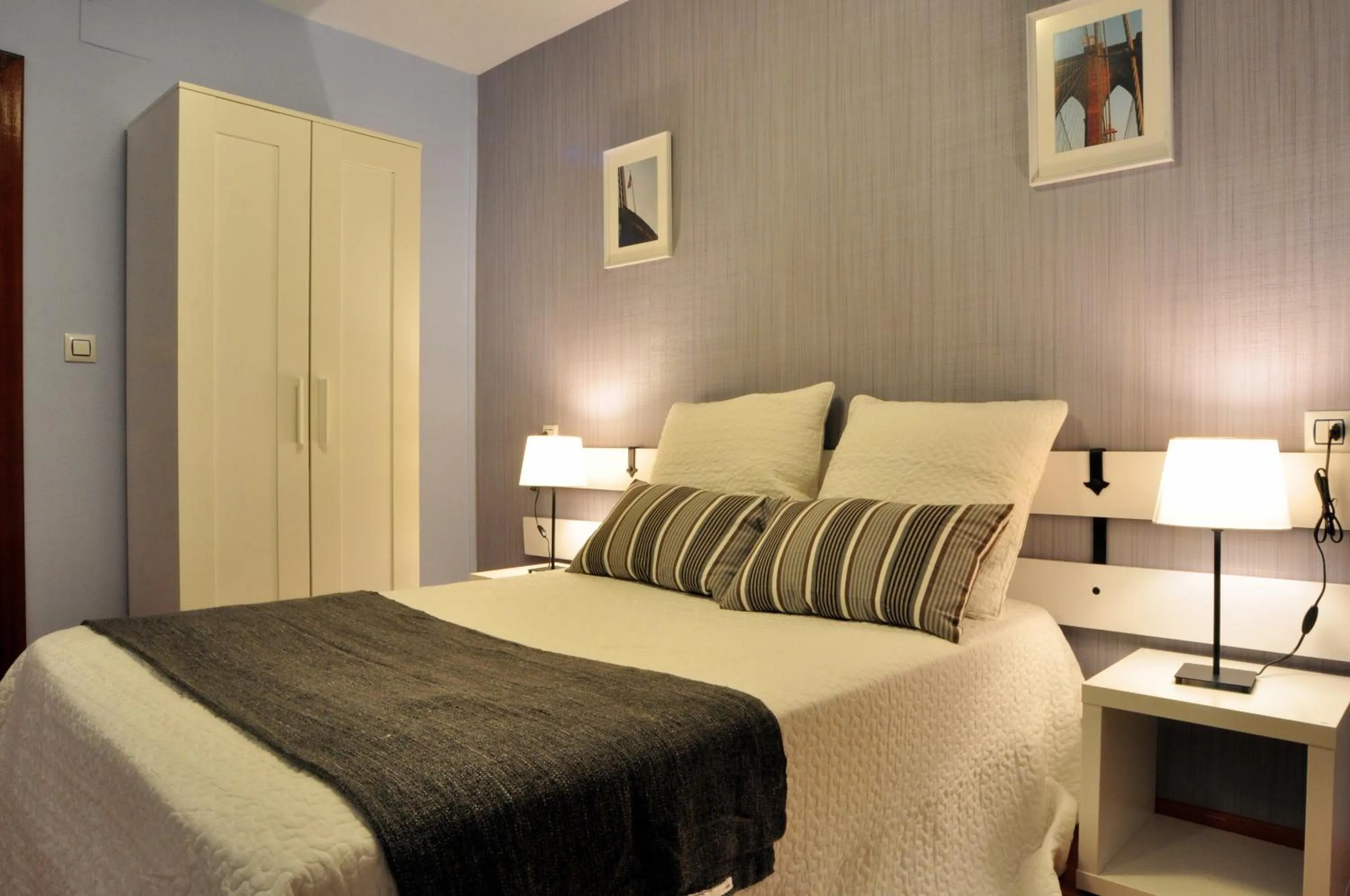 Photo of the whole room, Bed in Hostal Europa